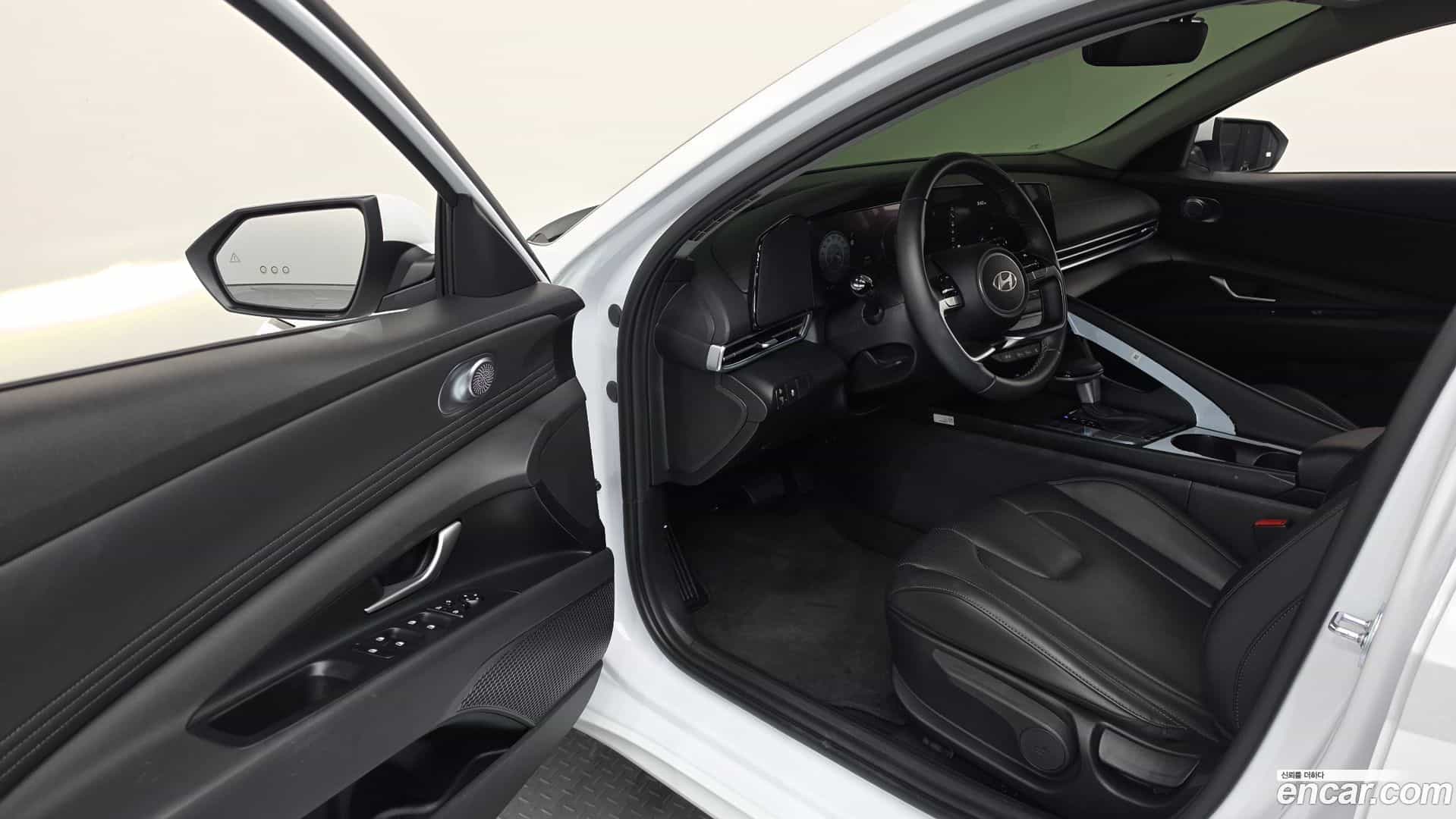 AVANTE Hyundai 2025.3-INNER-010