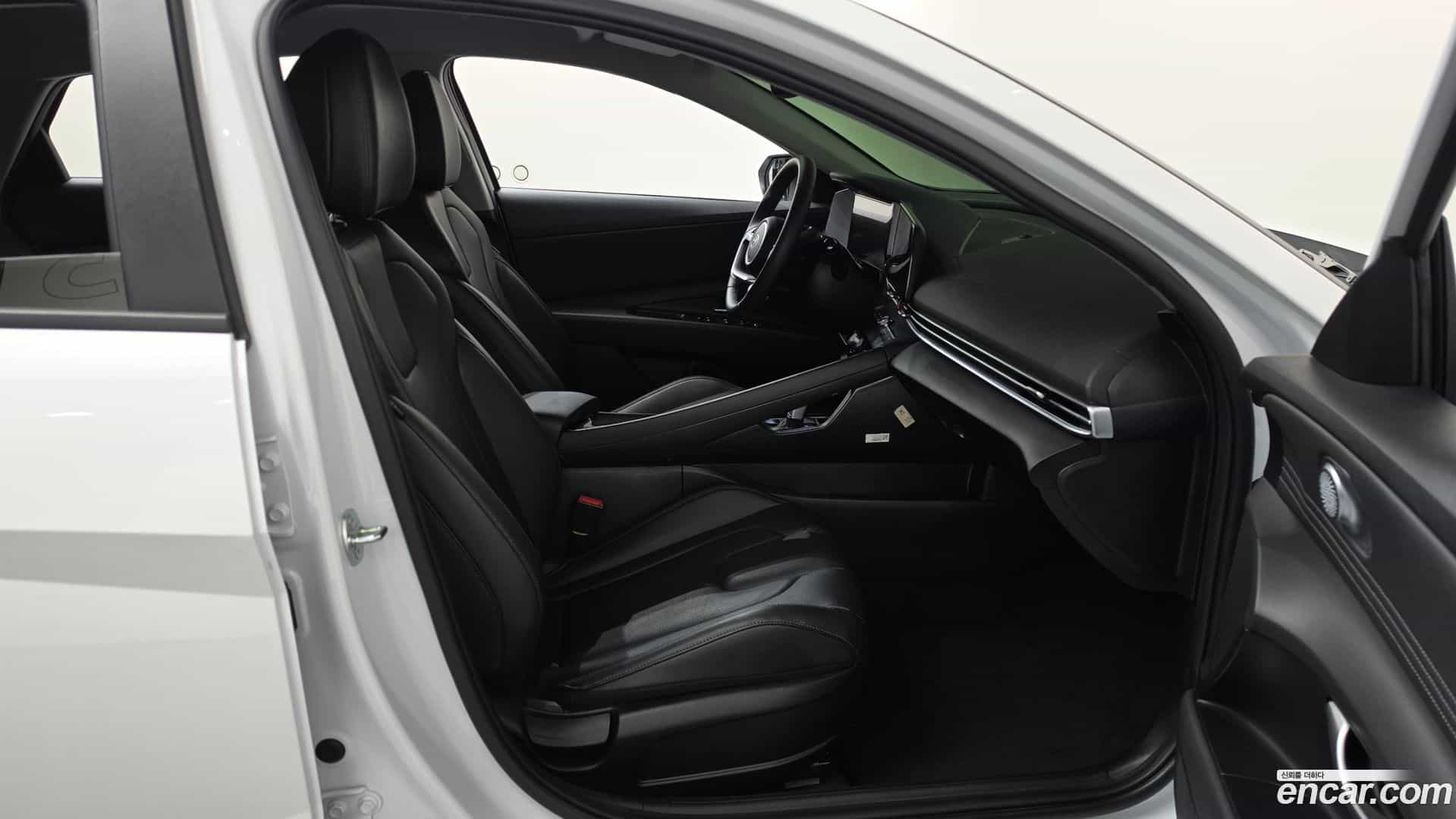 AVANTE Hyundai 2025.3-INNER-036