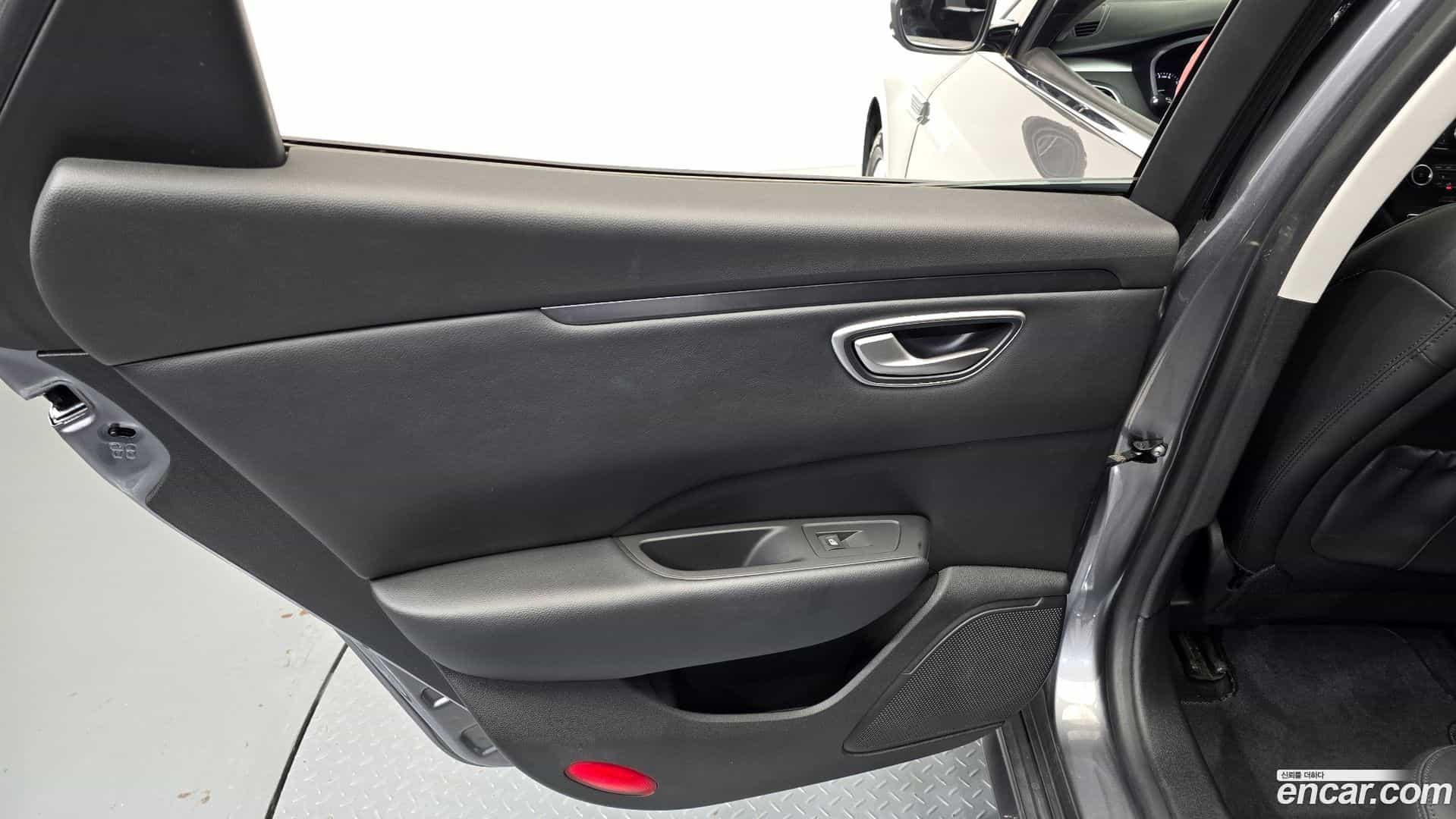 SM6 Renault Korea 2019.3-INNER-035