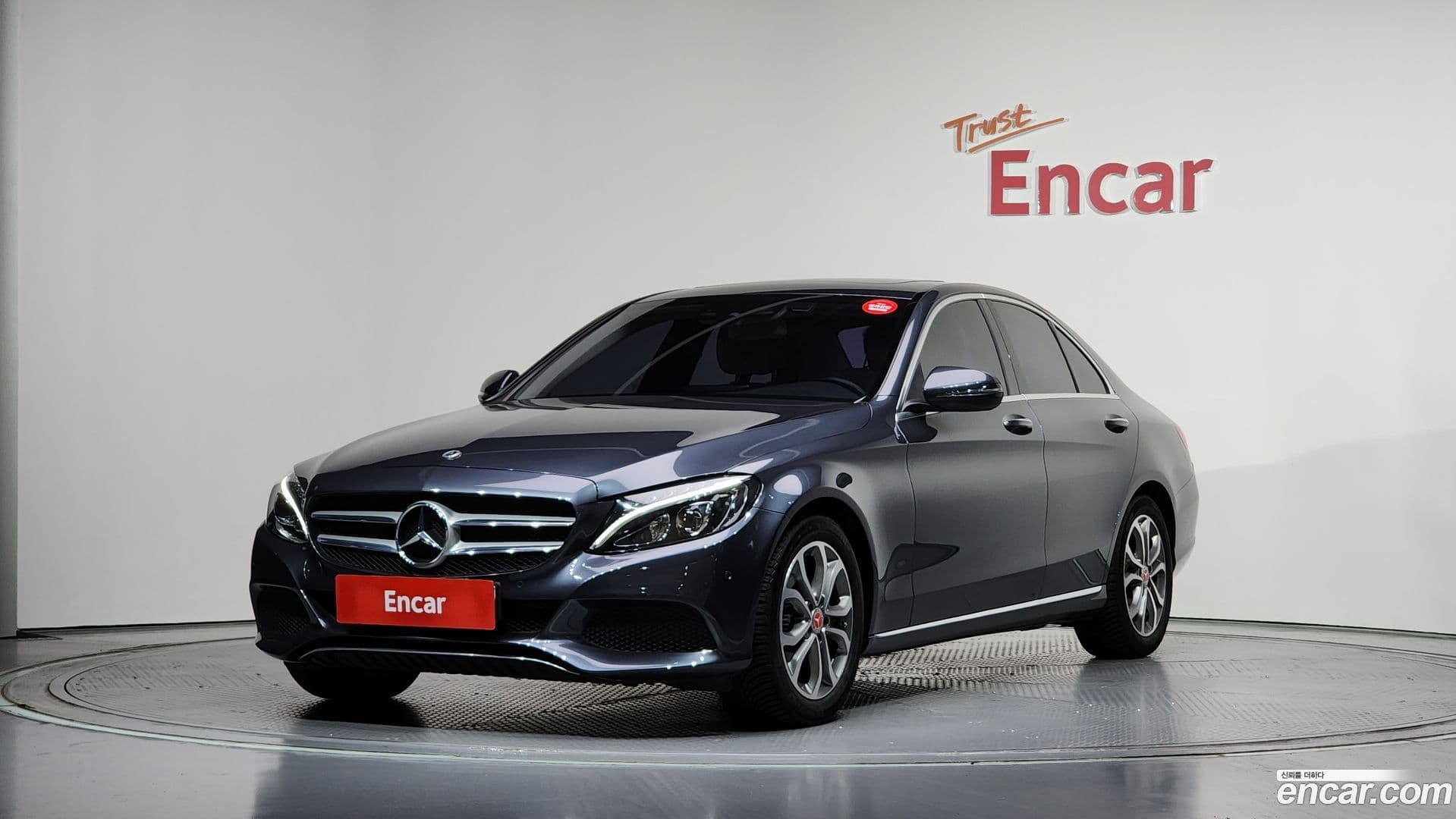 Main__Slider__Photo:C-Class Mercedes-Benz 2015.9-0
