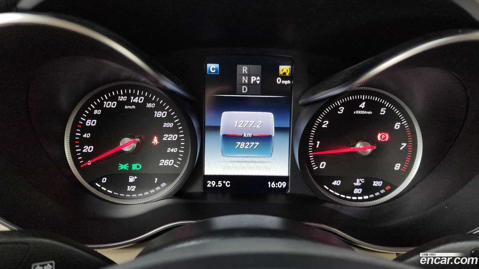 C-Class Mercedes-Benz 2015.9-INNER-008