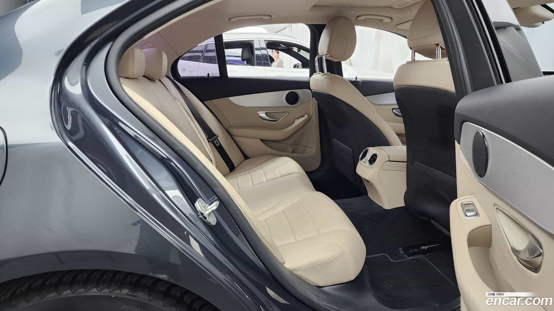 C-Class Mercedes-Benz 2015.9-OPTION-016