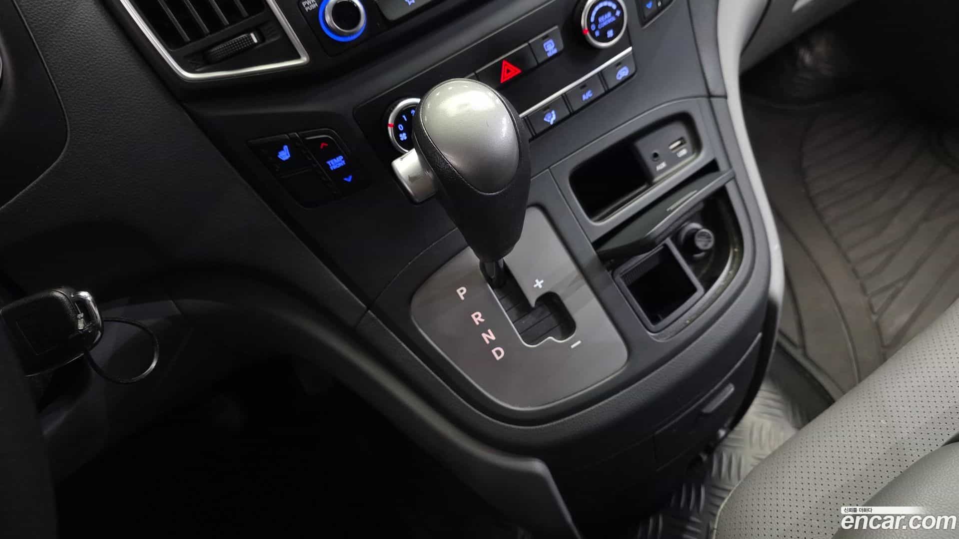 Starex Hyundai 2019.1-INNER-009