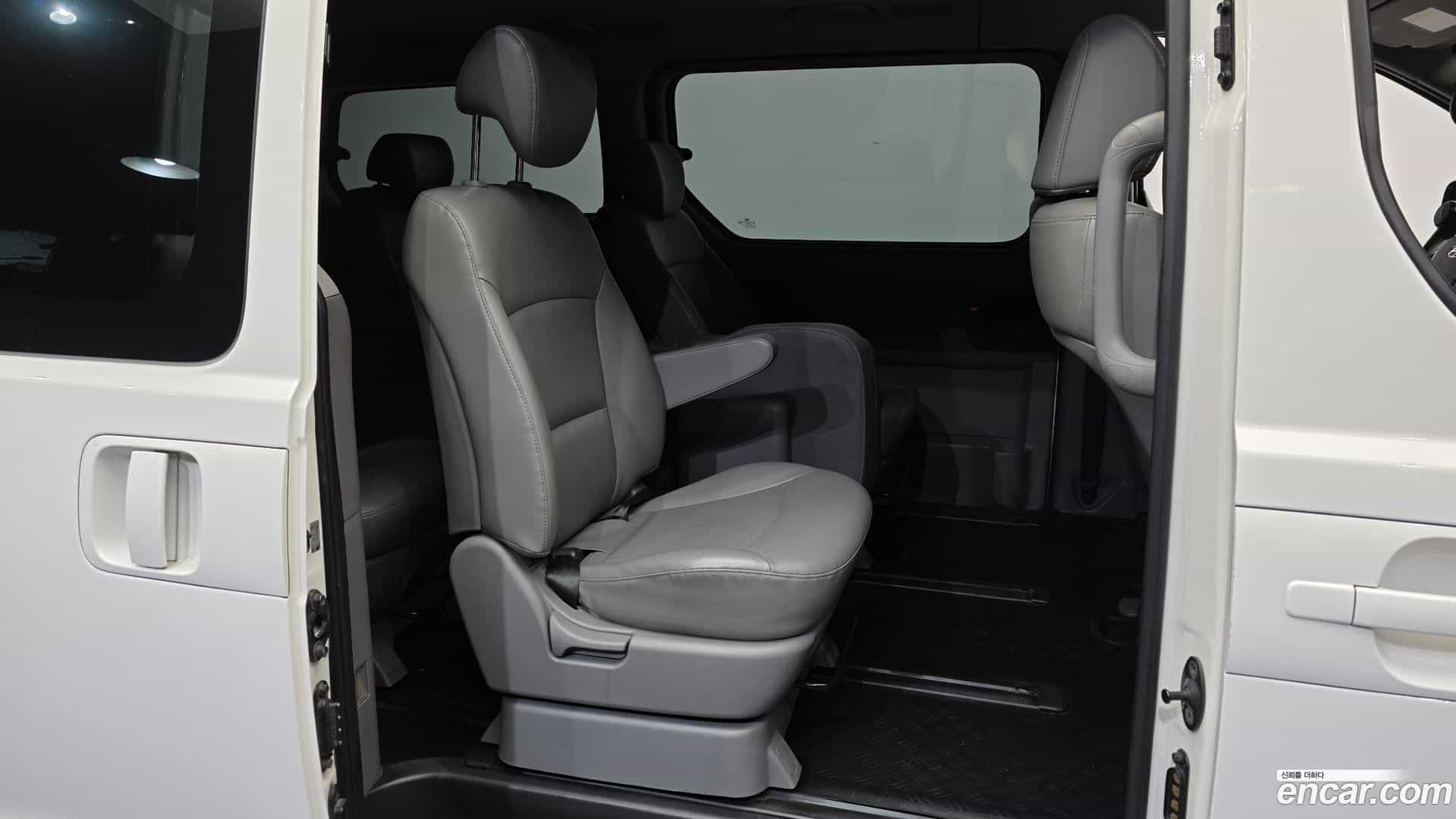 Starex Hyundai 2019.1-OPTION-016