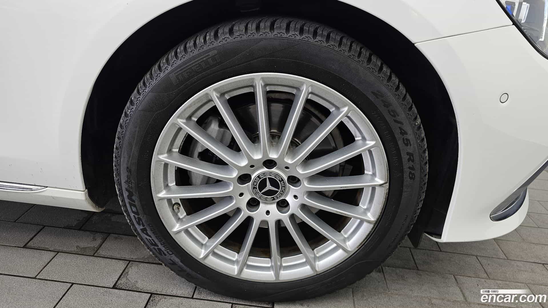 E-Class Mercedes-Benz 2020.10-OUTER-031