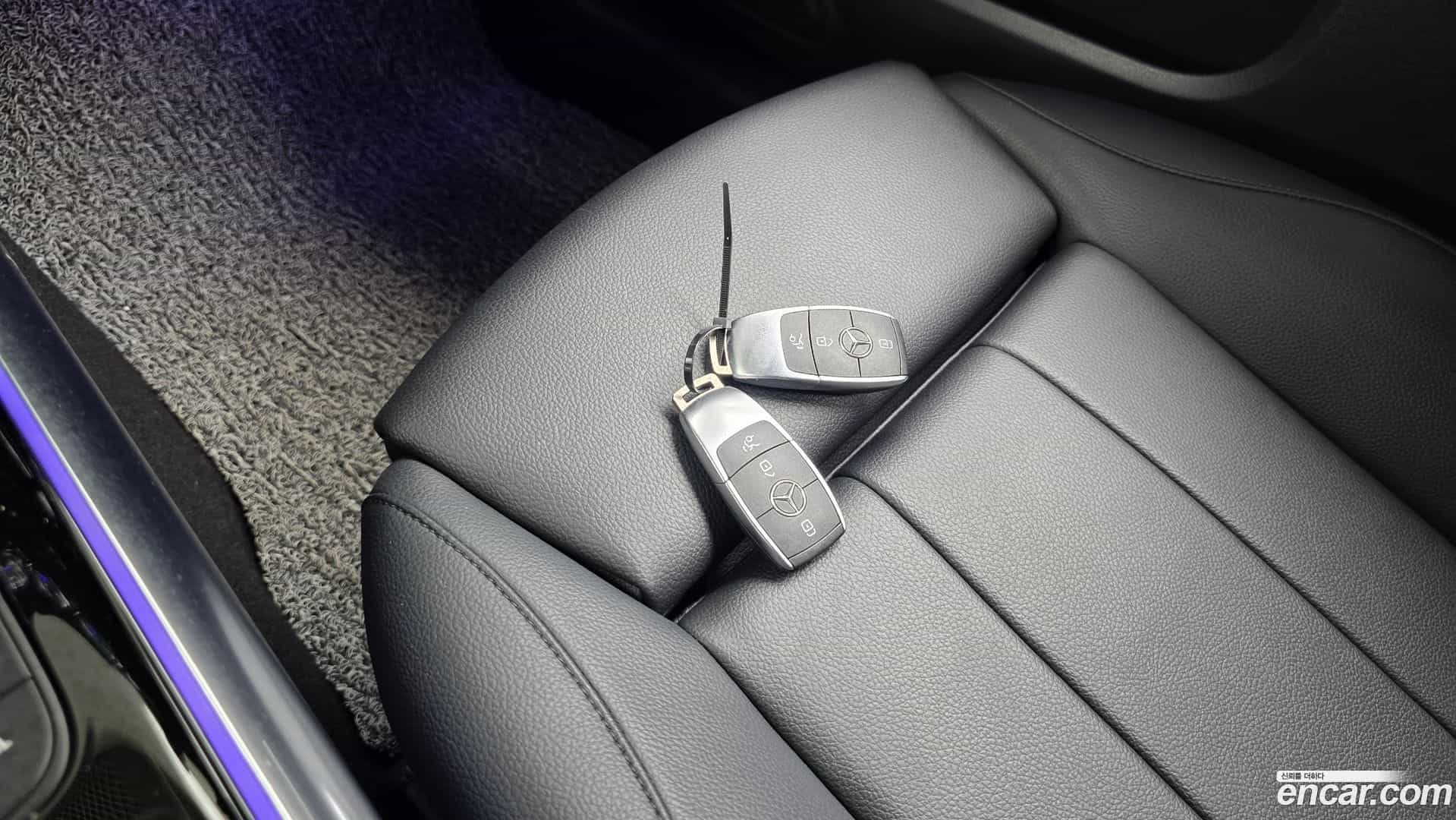 GLA-Class Mercedes-Benz 2021.1-OPTION-023
