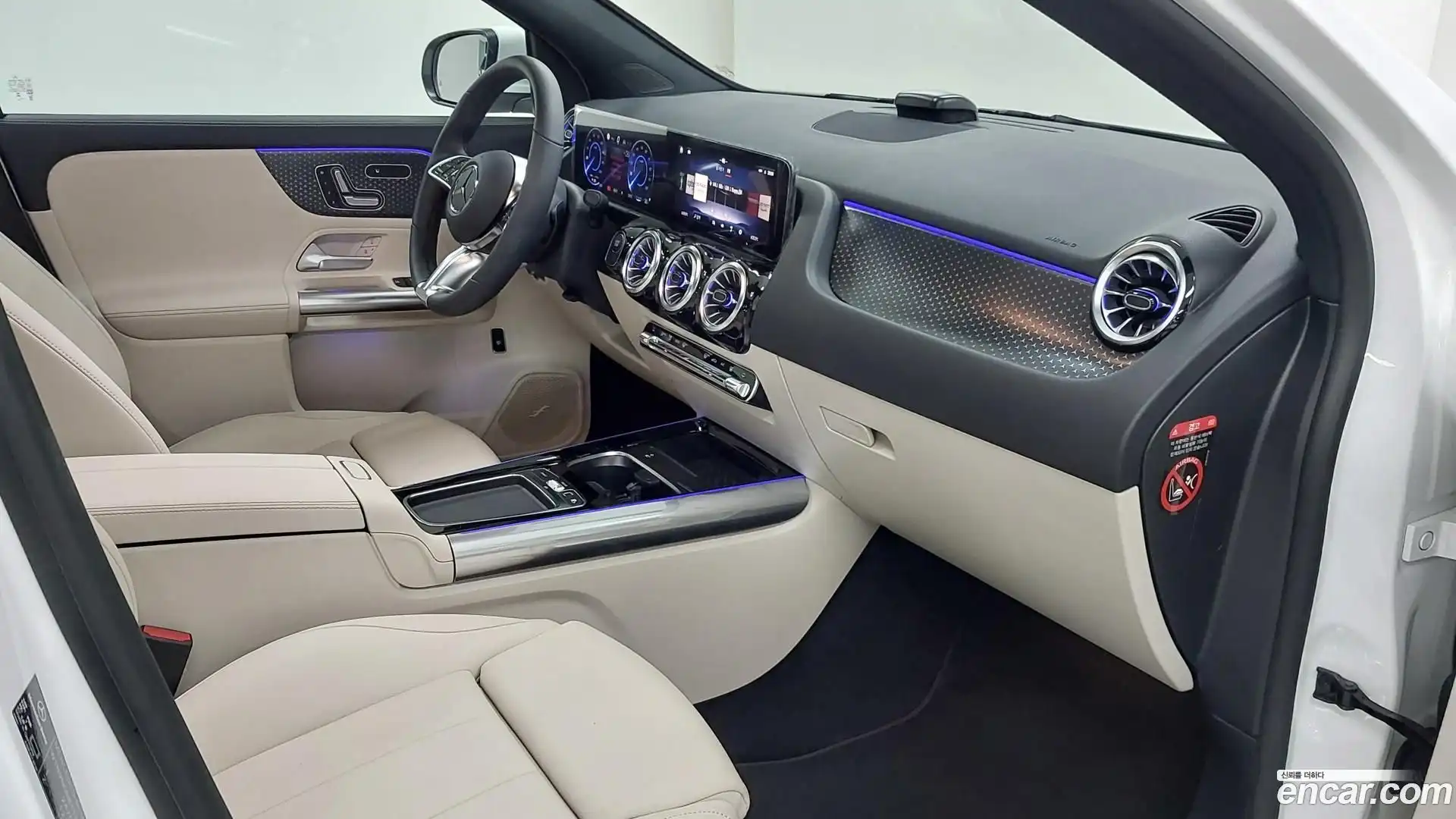 EQA Mercedes-Benz 2025.8-INNER-009
