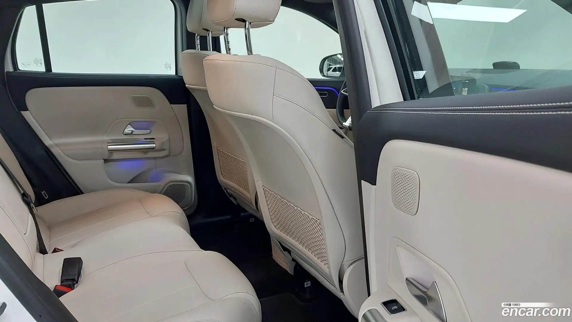 EQA Mercedes-Benz 2025.8-INNER-010