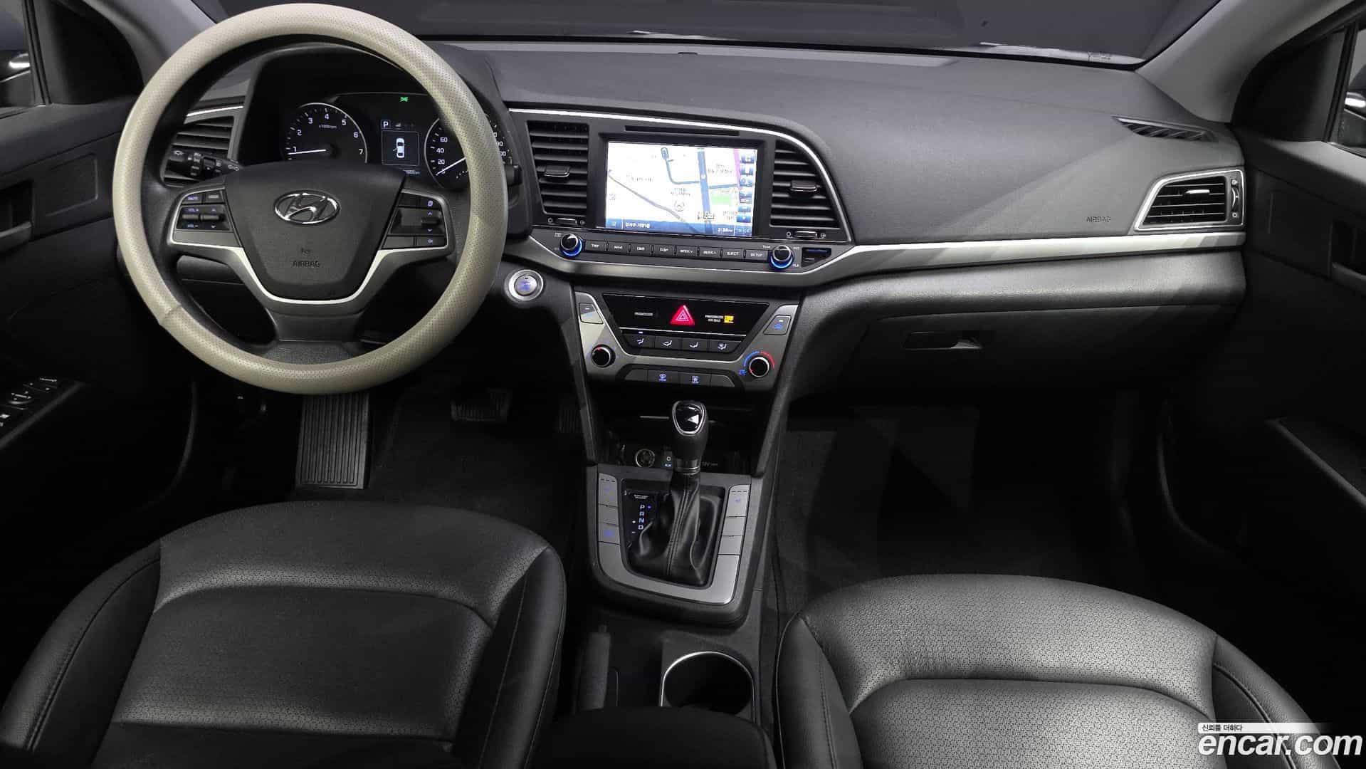 AVANTE Hyundai 2017.1-INNER-007