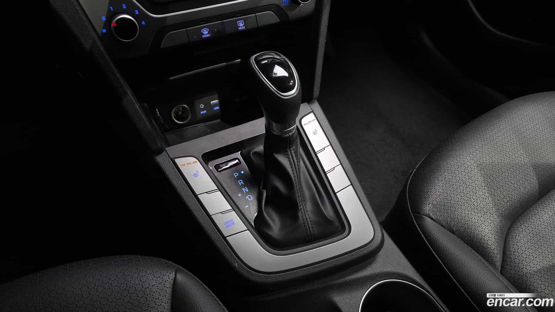 AVANTE Hyundai 2017.1-INNER-009