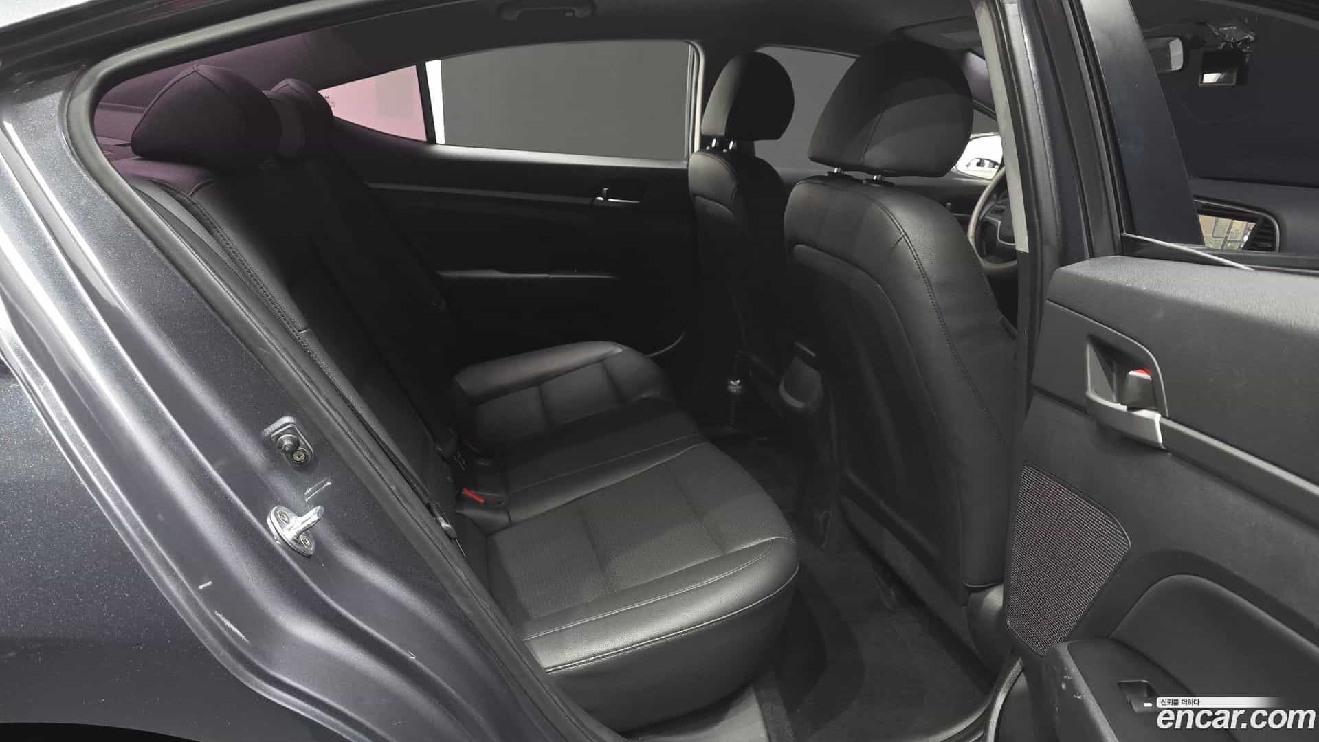 AVANTE Hyundai 2017.1-OPTION-015