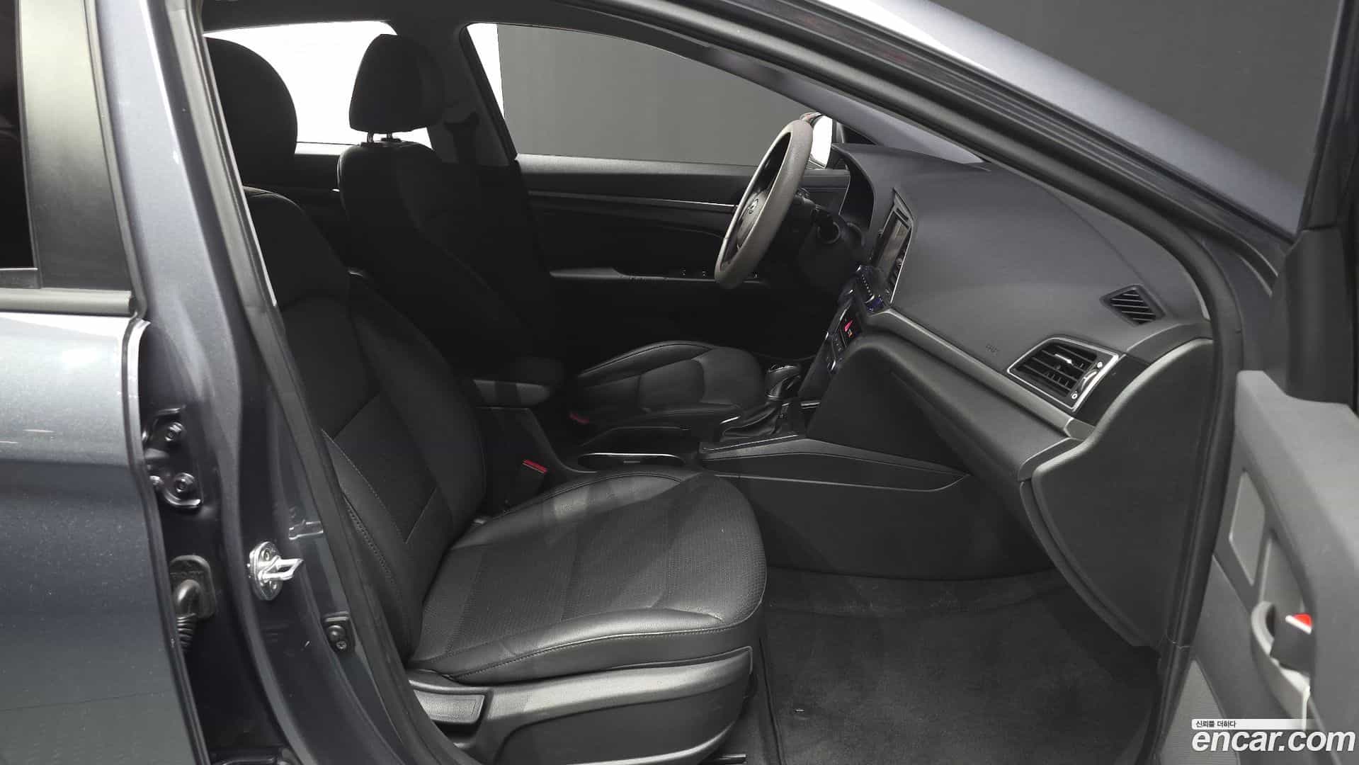 AVANTE Hyundai 2017.1-OPTION-016