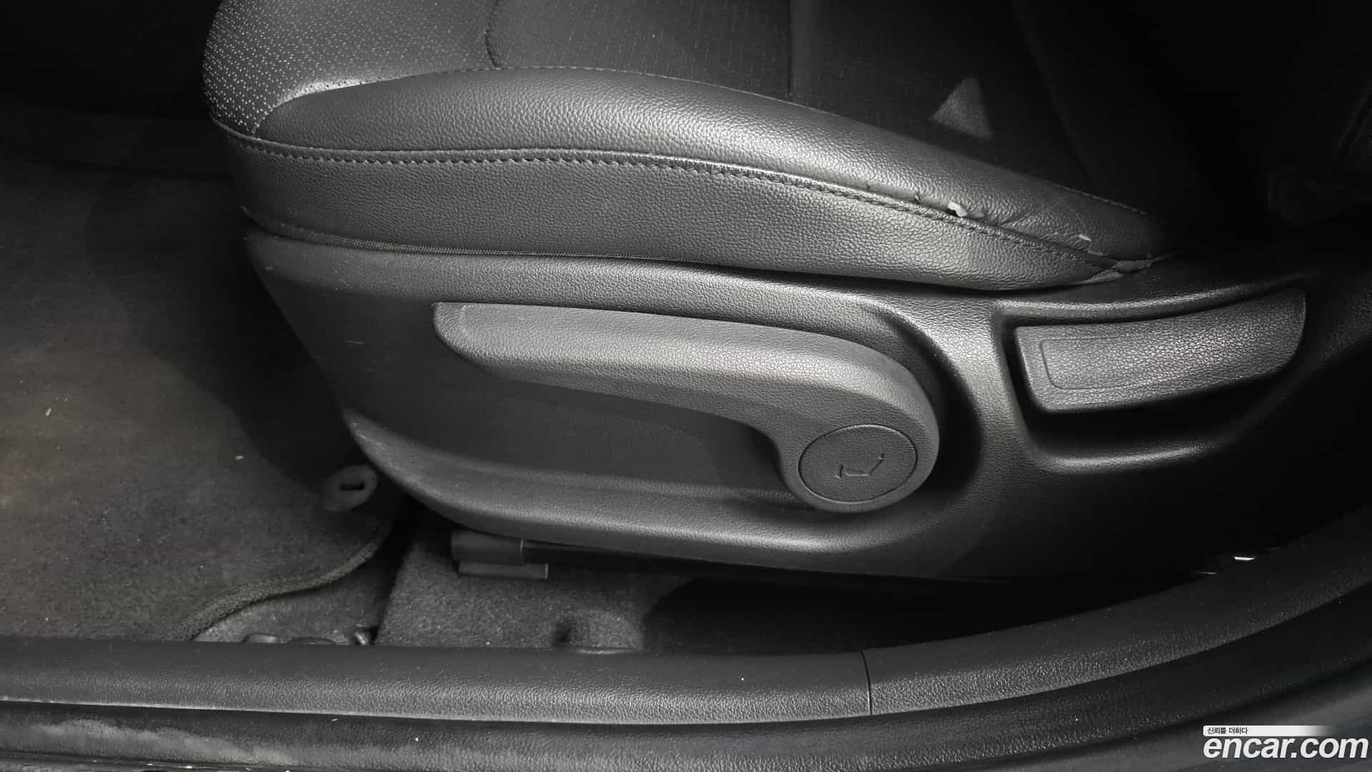 AVANTE Hyundai 2017.1-OPTION-041