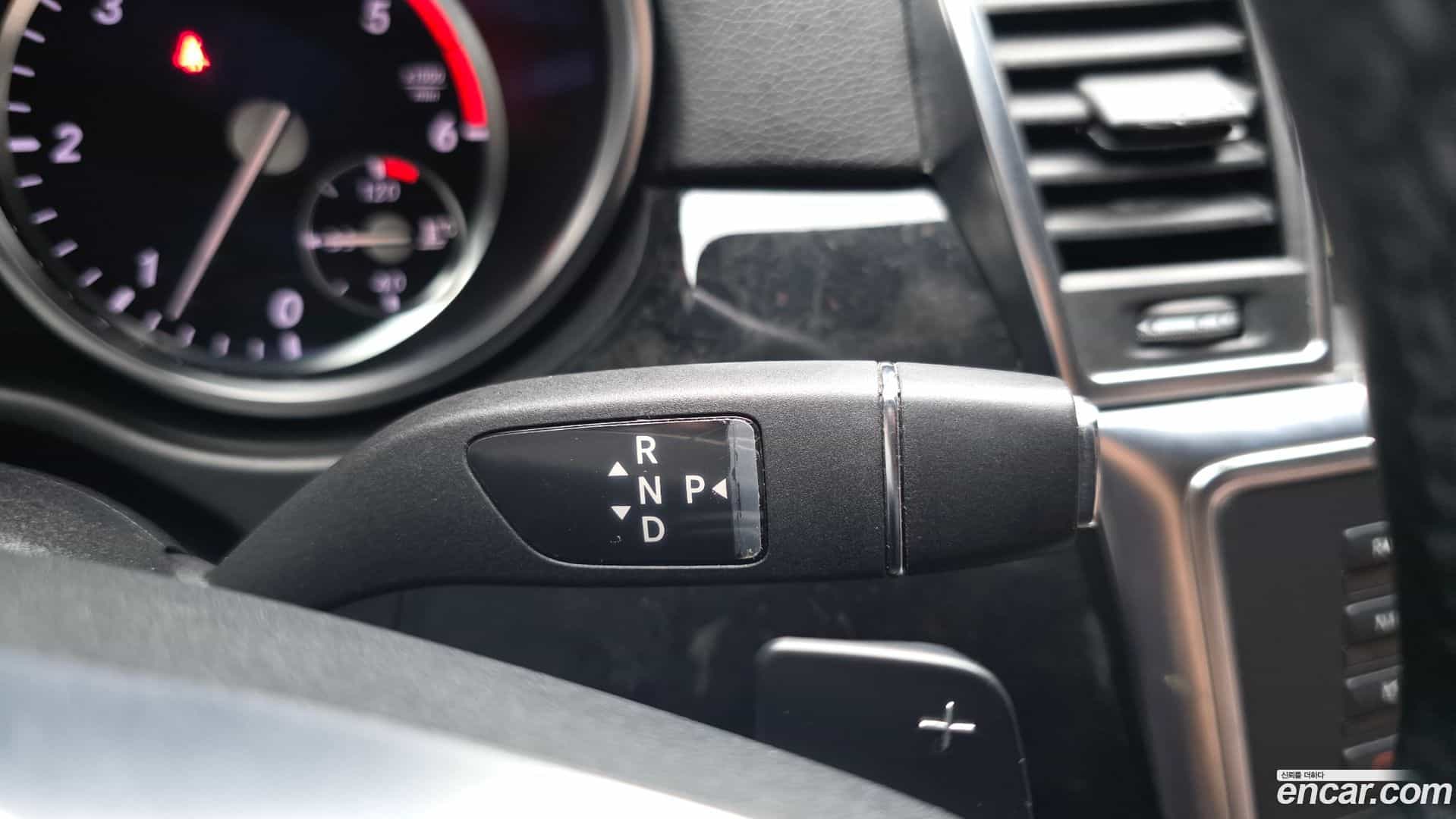 M-class Mercedes-Benz 2013.1-INNER-009