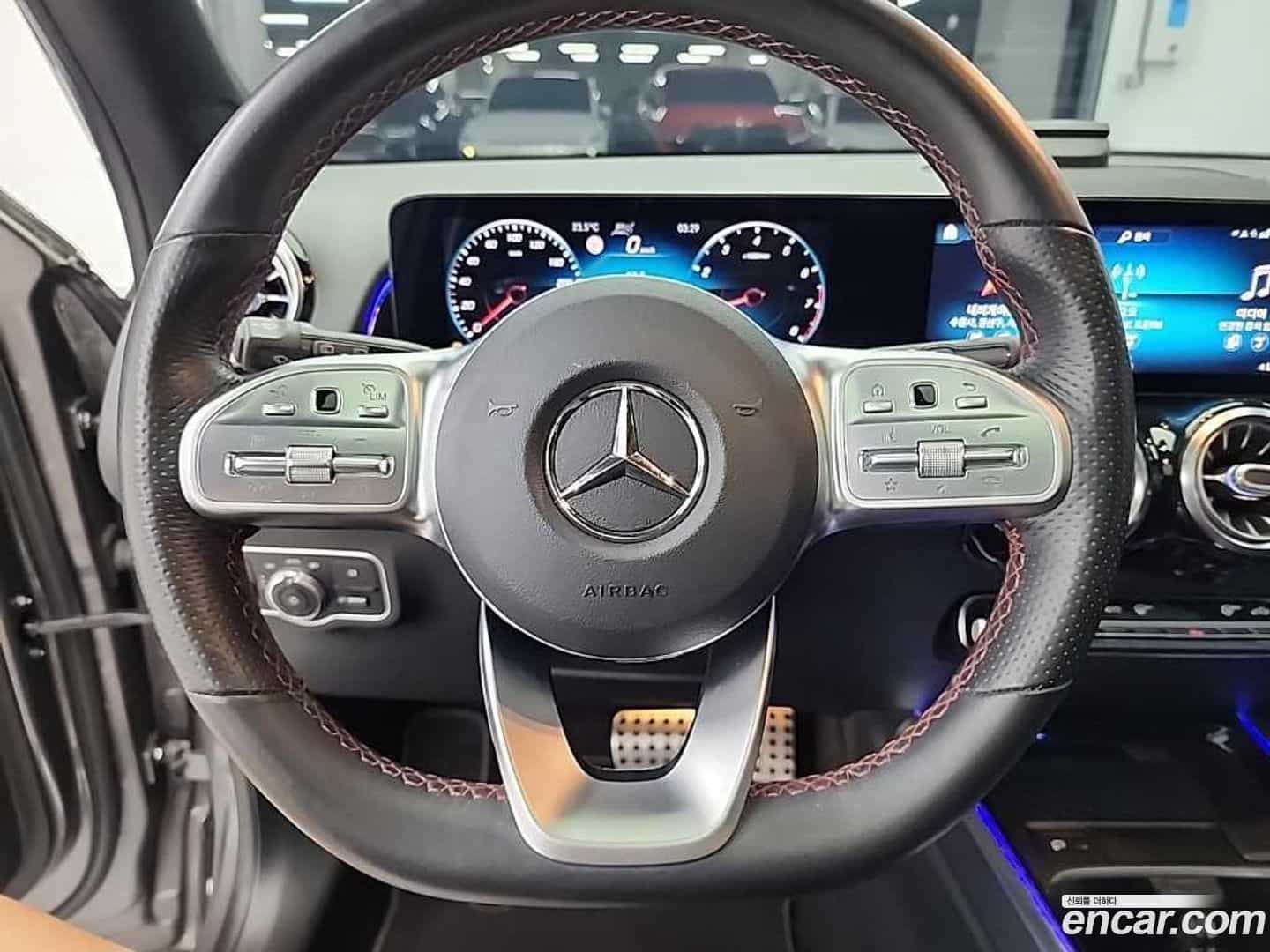 GLB-Class Mercedes-Benz 2021.3-INNER-009