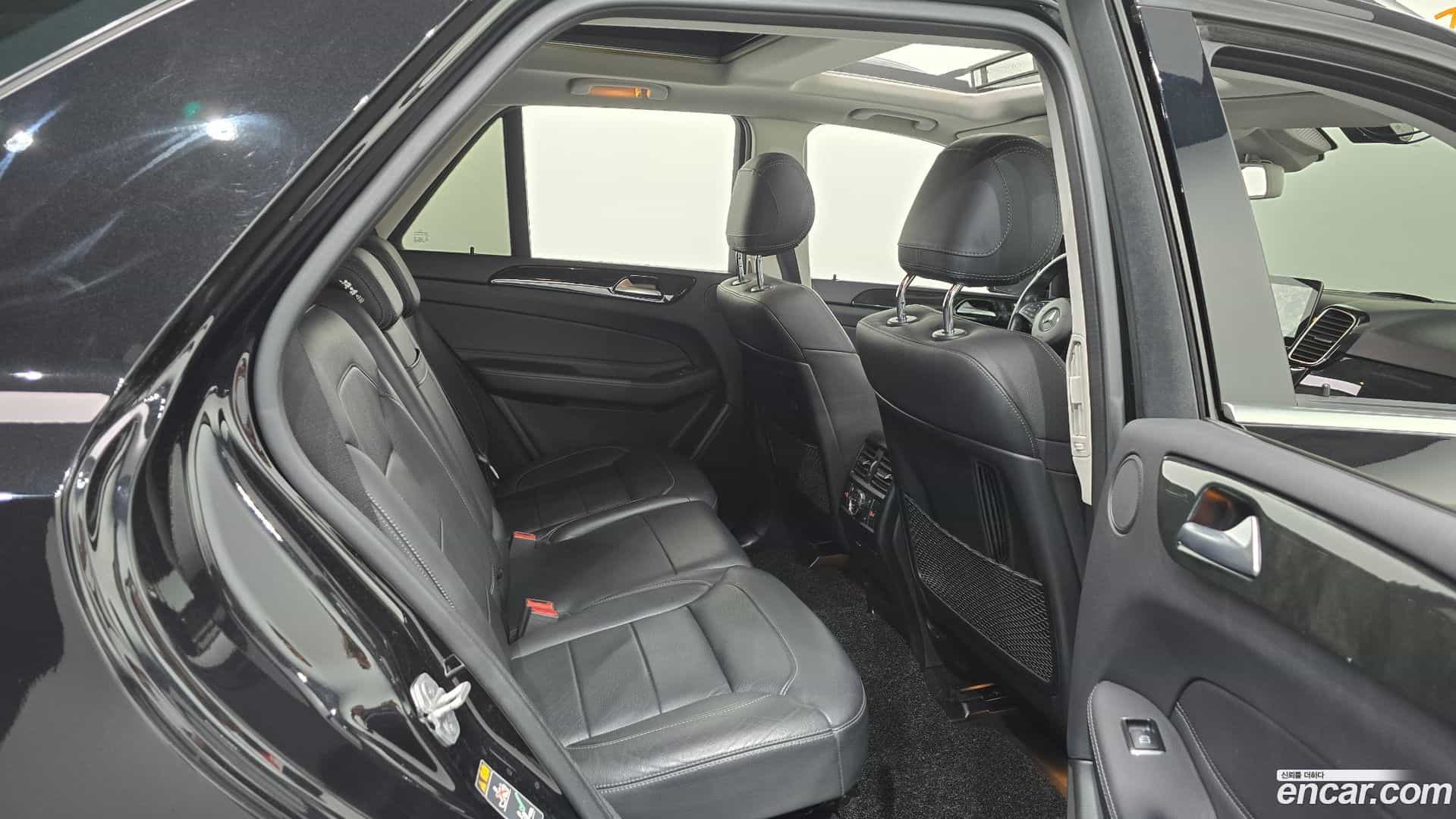 GLE-Class Mercedes-Benz 2017.0-OPTION-015
