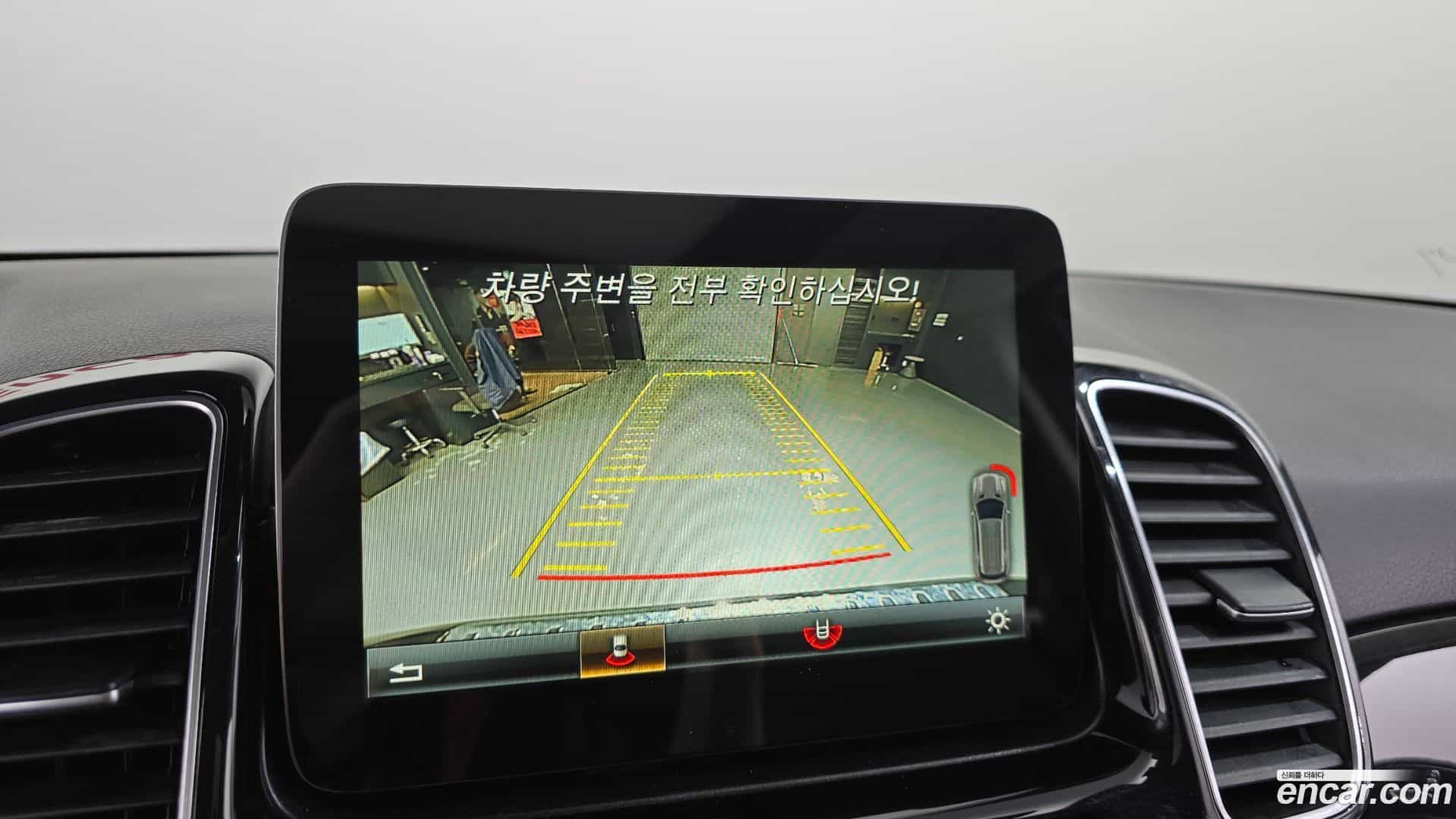 GLE-Class Mercedes-Benz 2017.0-OPTION-019