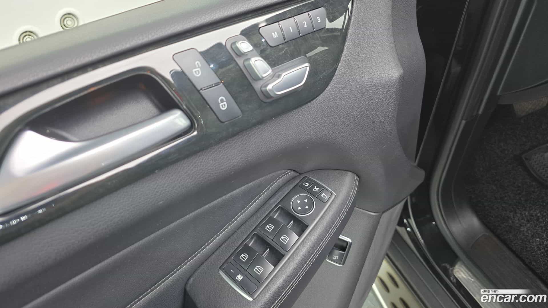 GLE-Class Mercedes-Benz 2017.0-OPTION-023