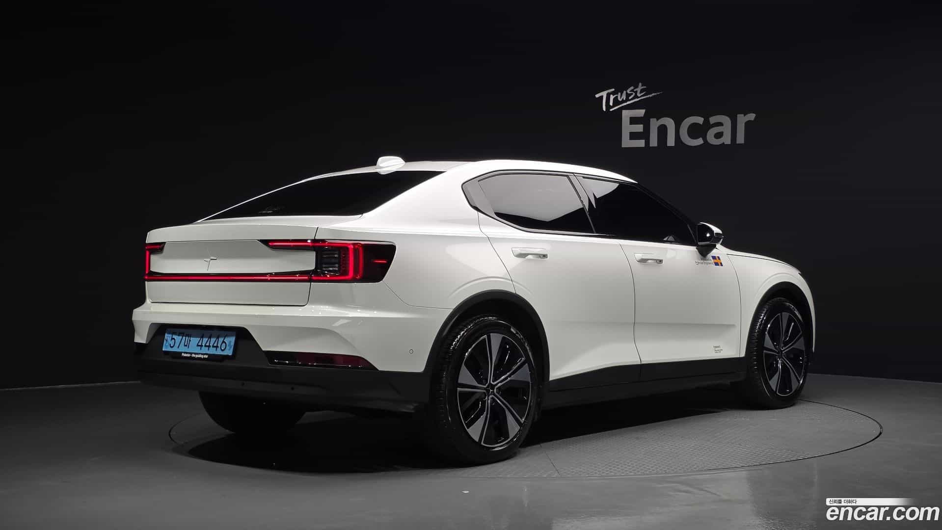 Polestar 2 Polestar 2022.8-OUTER-002