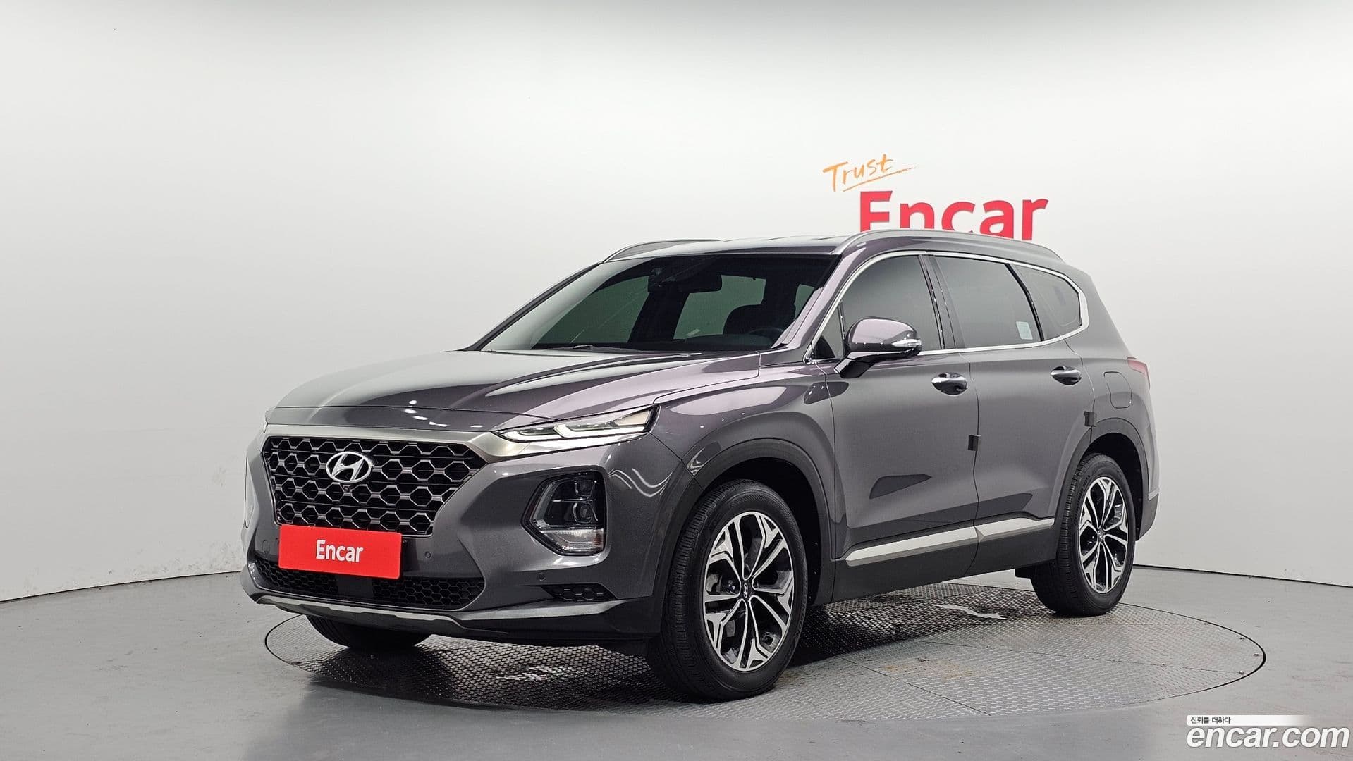 Main__Slider__Photo:Santafe Hyundai 2018.2-0