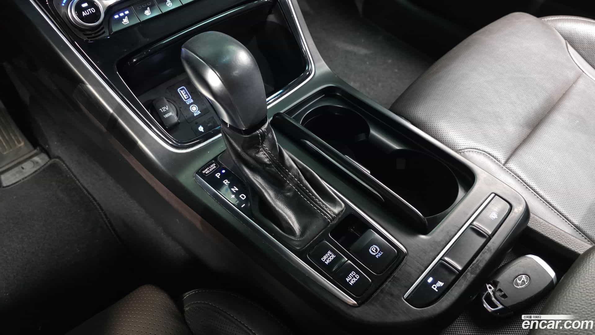 Grandeur Hyundai 2017.0-INNER-009