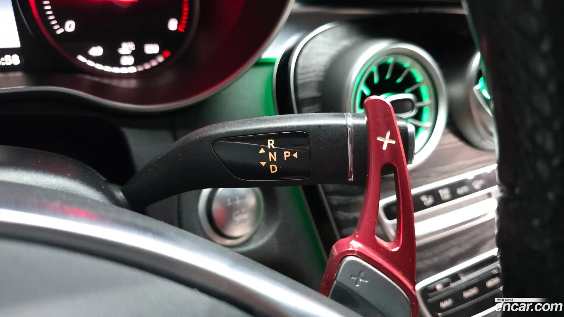 C-Class Mercedes-Benz 2015.9-INNER-009