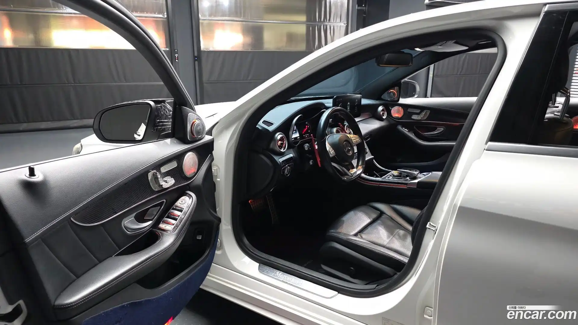 C-Class Mercedes-Benz 2015.9-INNER-010