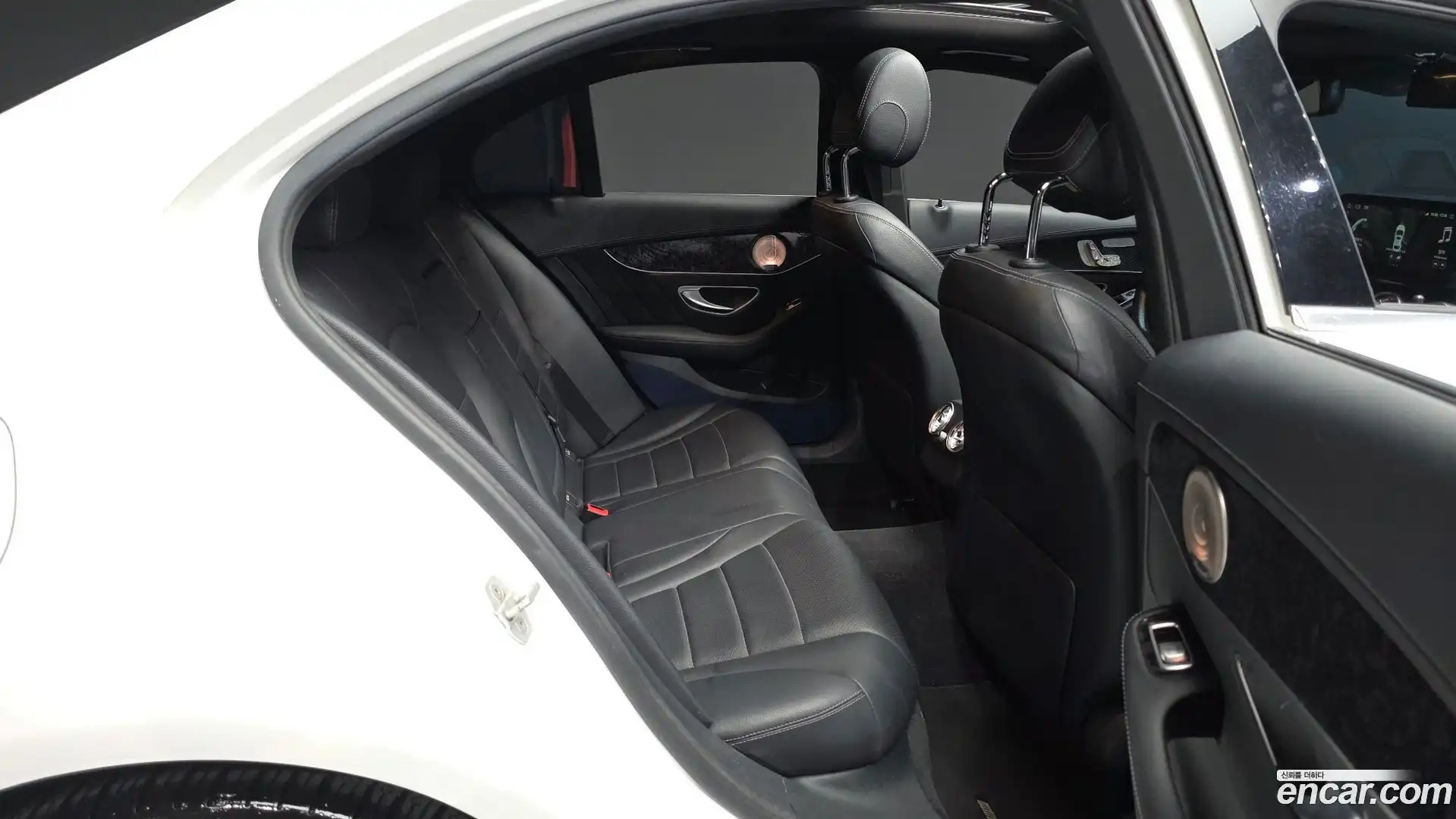 C-Class Mercedes-Benz 2015.9-OPTION-016