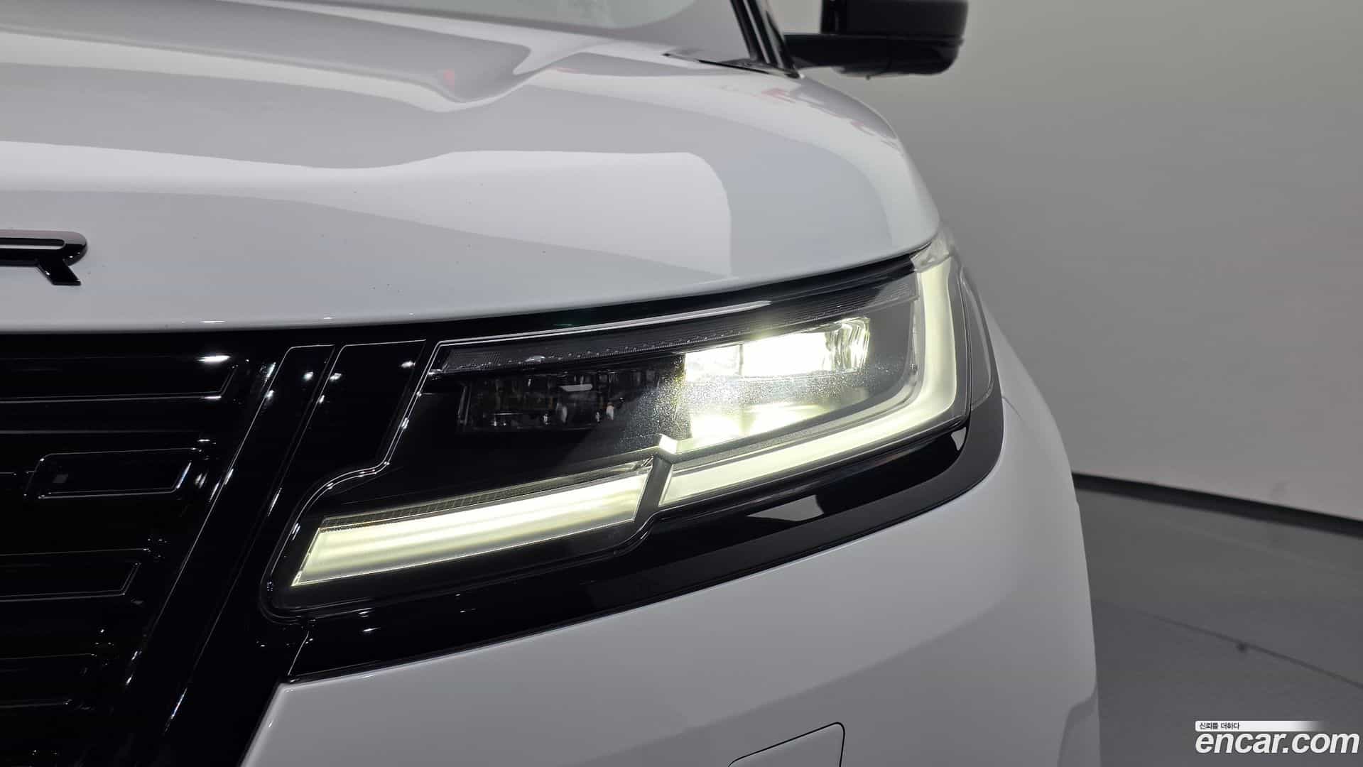 Range Rover Velar Land Rover 2026.2-OUTER-032