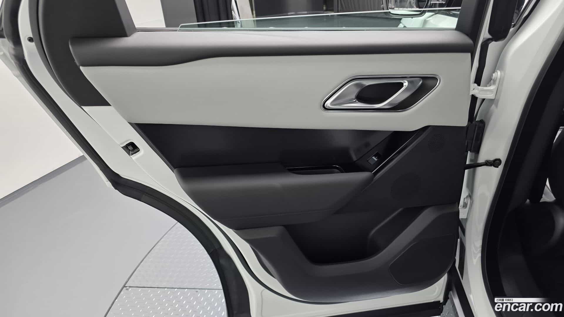 Range Rover Velar Land Rover 2026.2-INNER-035