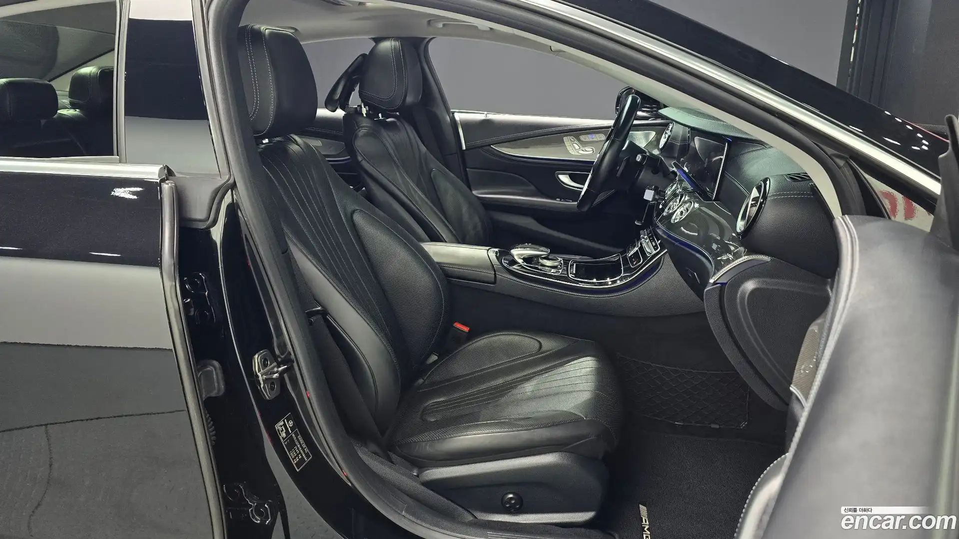 CLS-Class Mercedes-Benz 2018.10-INNER-010