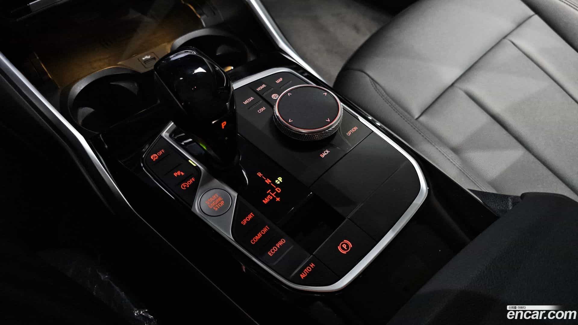 3-Series BMW 2019.11-INNER-009