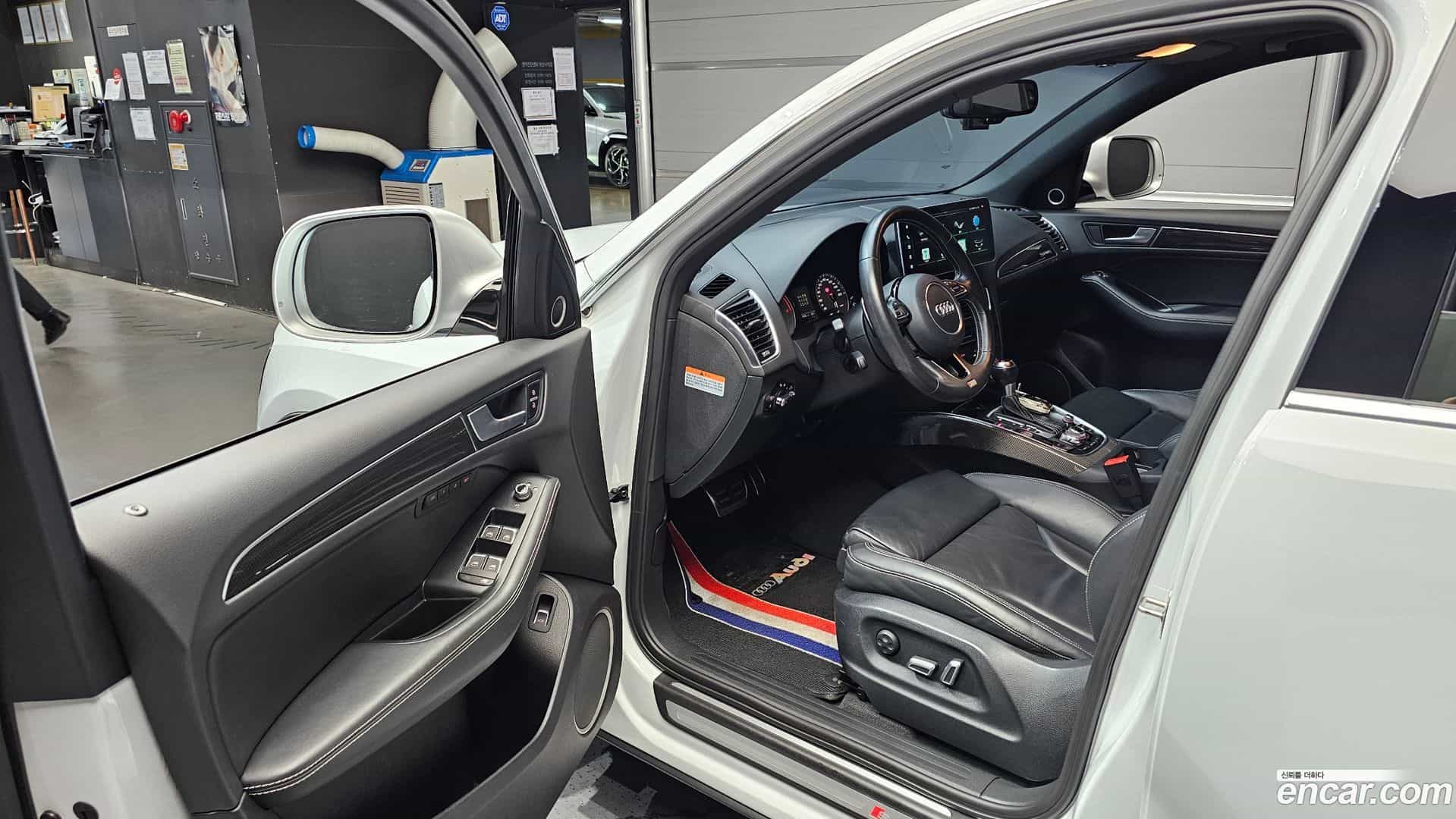 SQ5 Audi 2015.1-INNER-010