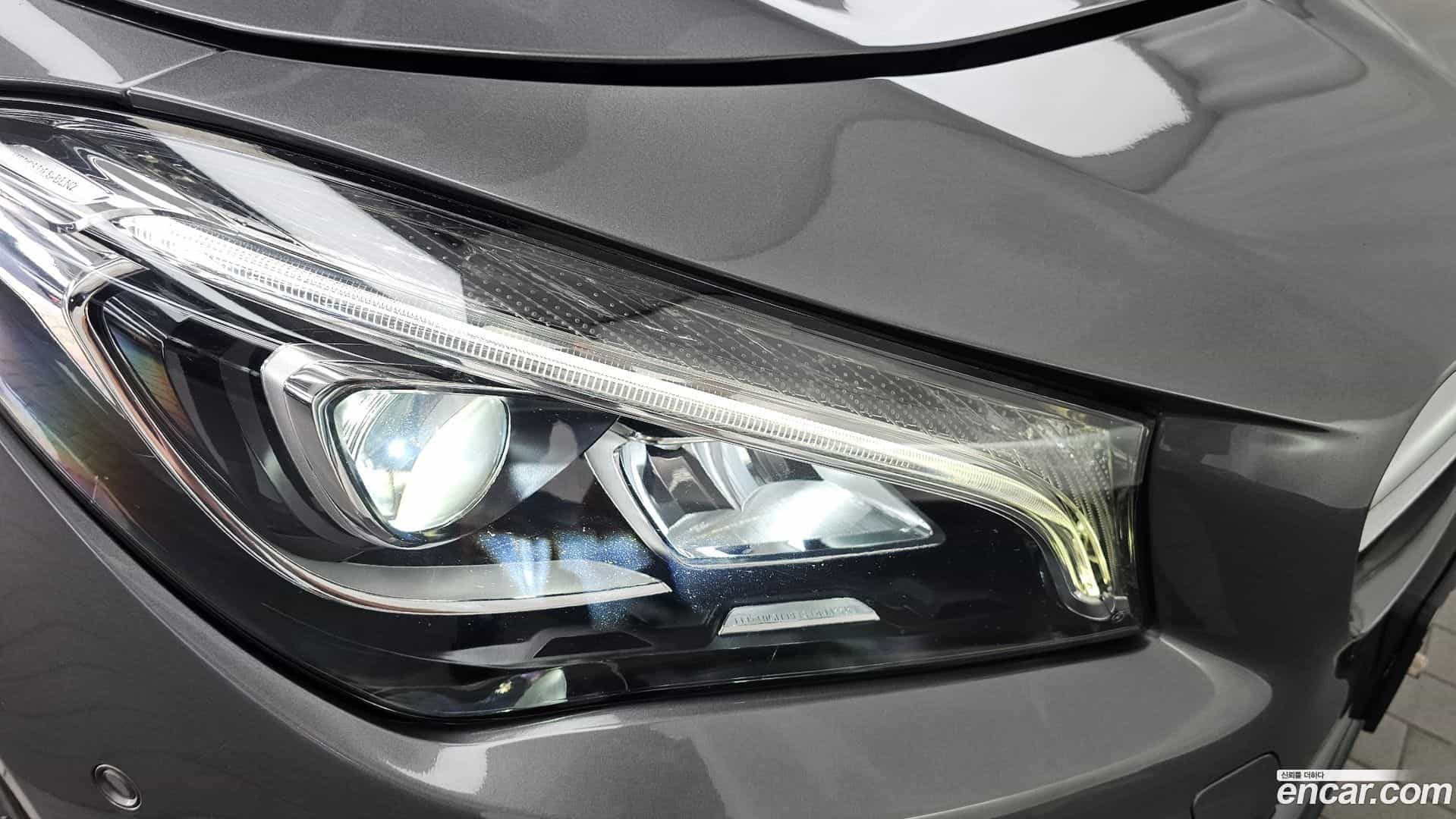 CLA-Class Mercedes-Benz 2018.5-OUTER-032
