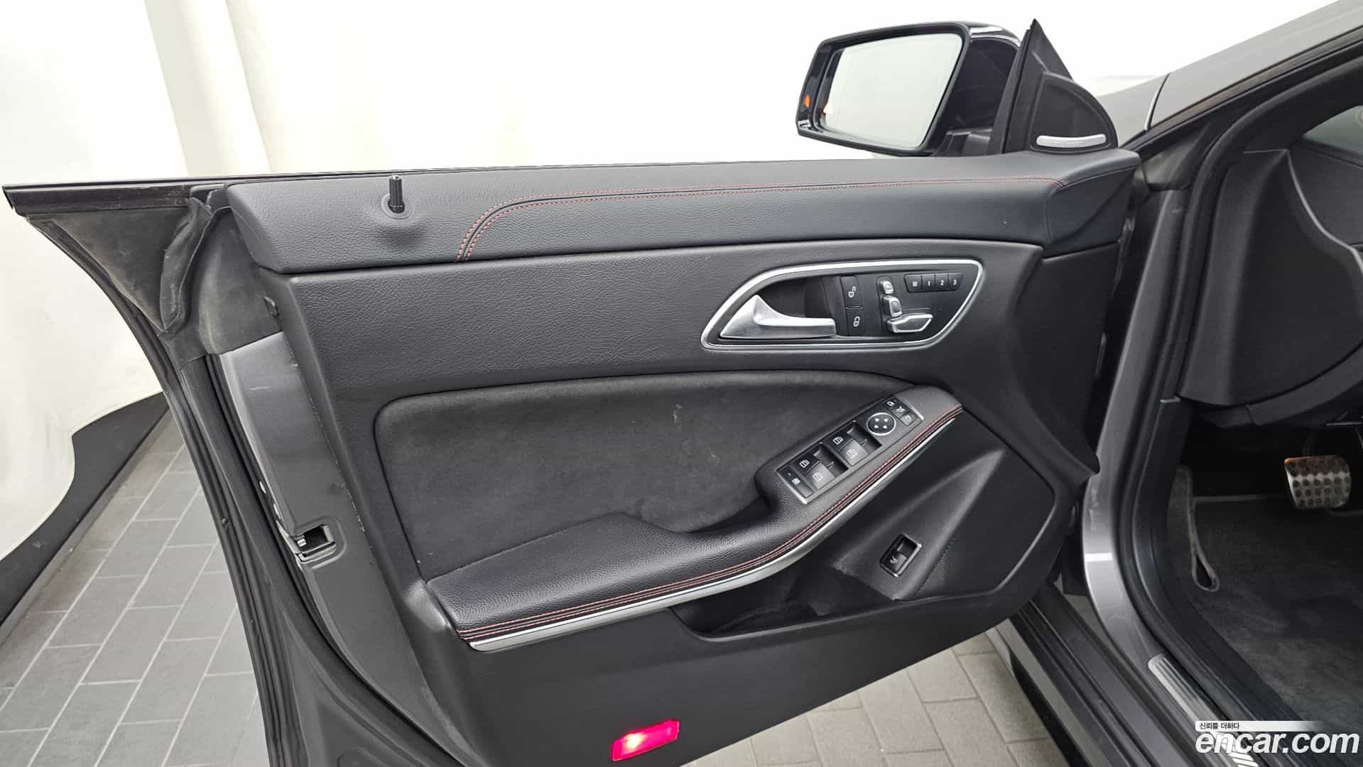 CLA-Class Mercedes-Benz 2018.5-INNER-034