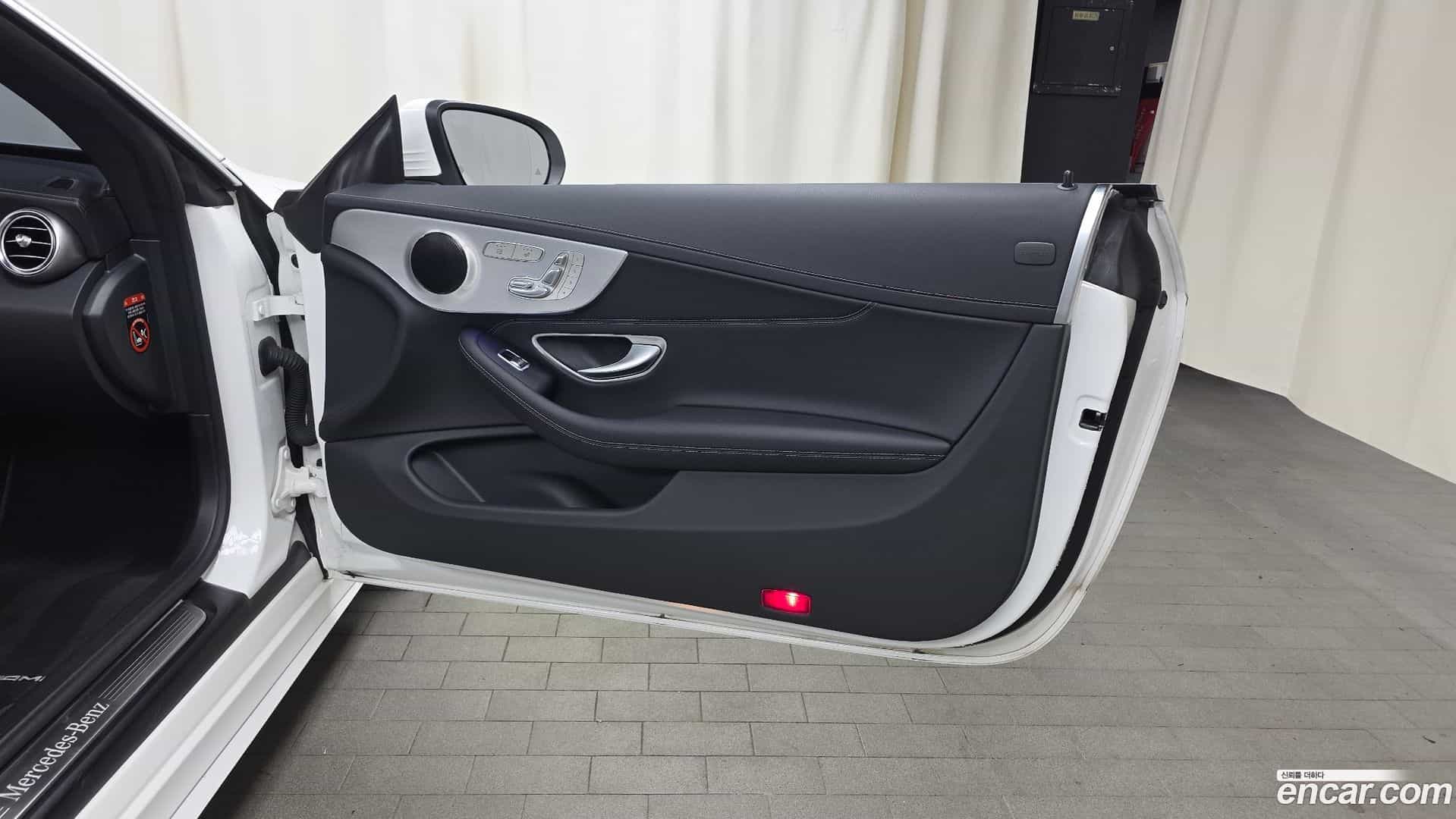 C-Class Mercedes-Benz 2023.3-INNER-035