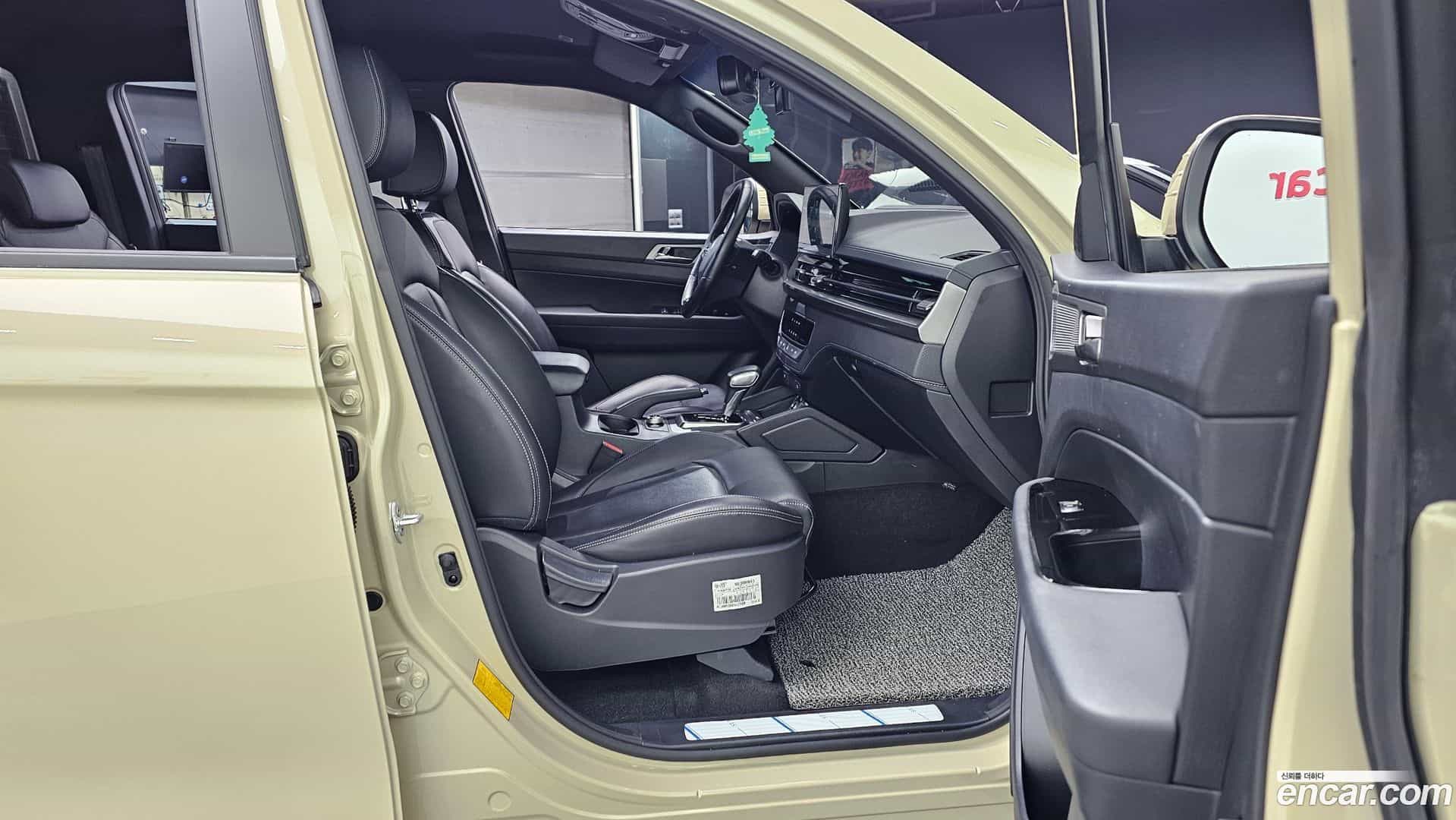 Rexton KG Mobility 2024.6-INNER-036