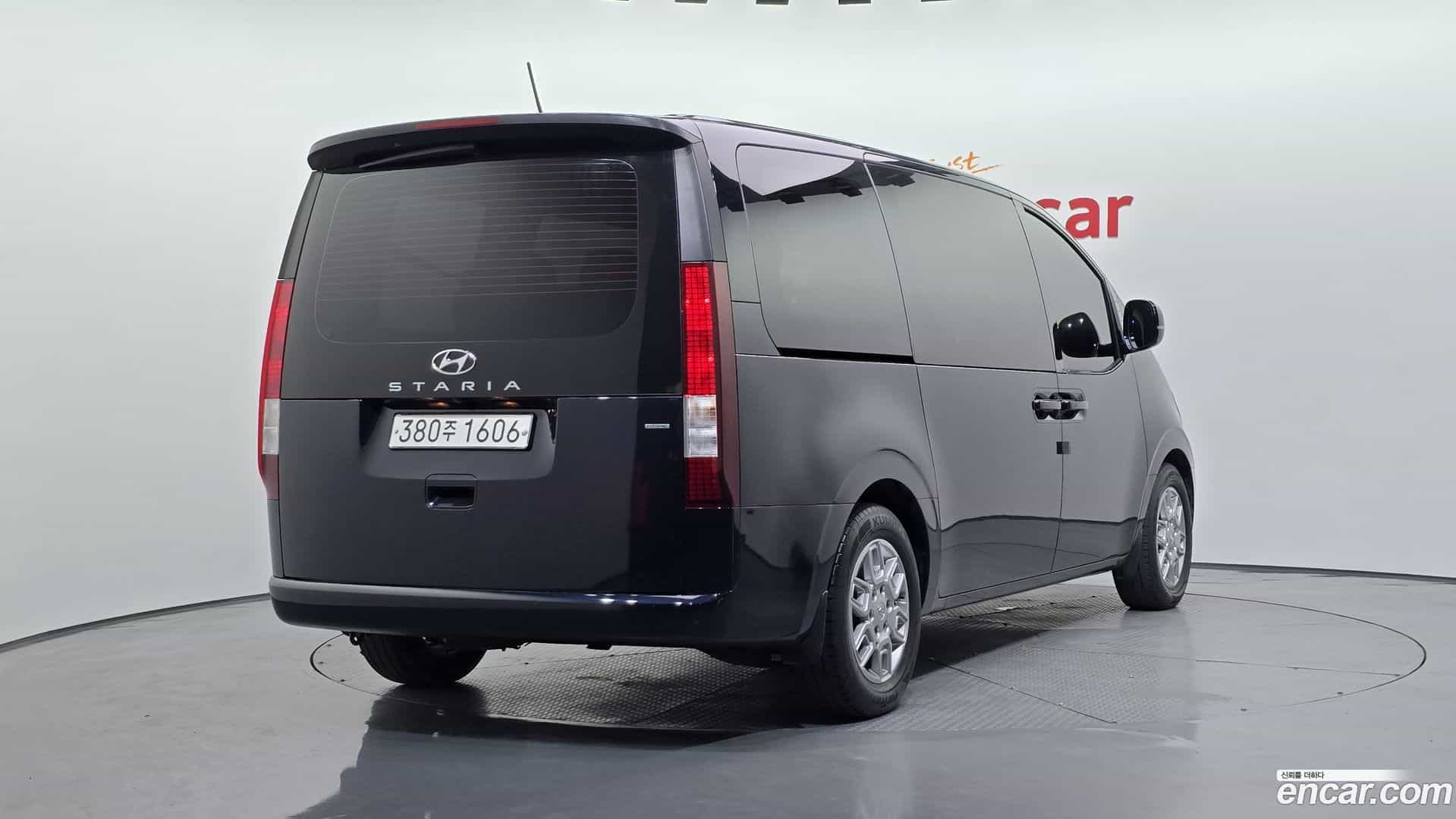 Staria Hyundai 2022.3-OUTER-002