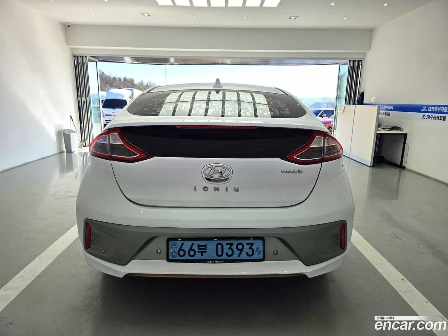 Ioniq Hyundai 2016.11-OUTER-006