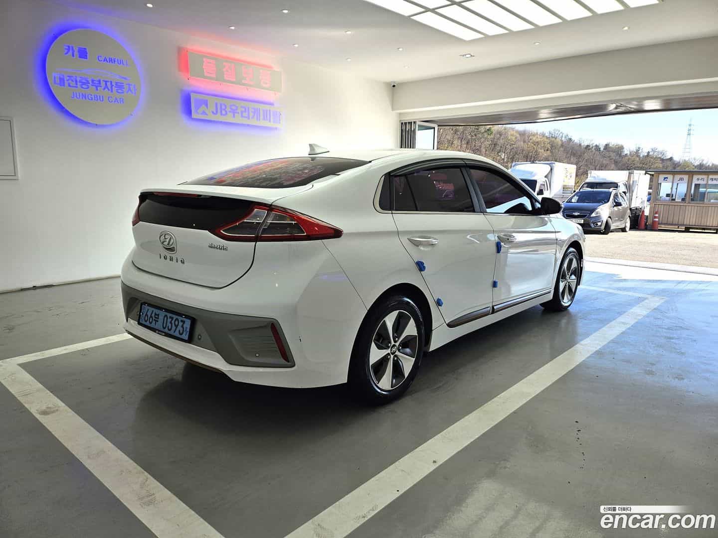 Ioniq Hyundai 2016.11-INNER-007