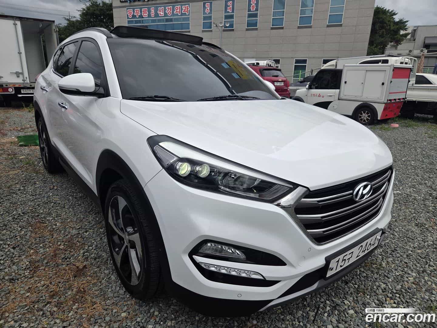 Tucson Hyundai 2015.11-OUTER-001