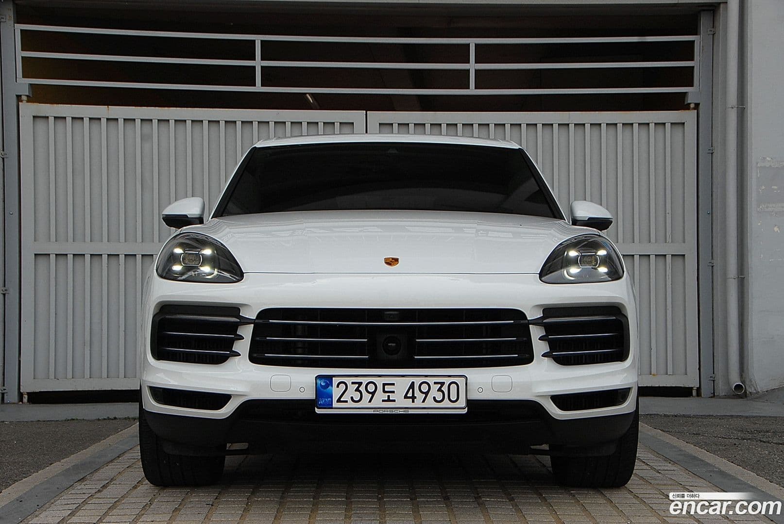Main__Slider__Photo:Cayenne Porsche 2023.3-0