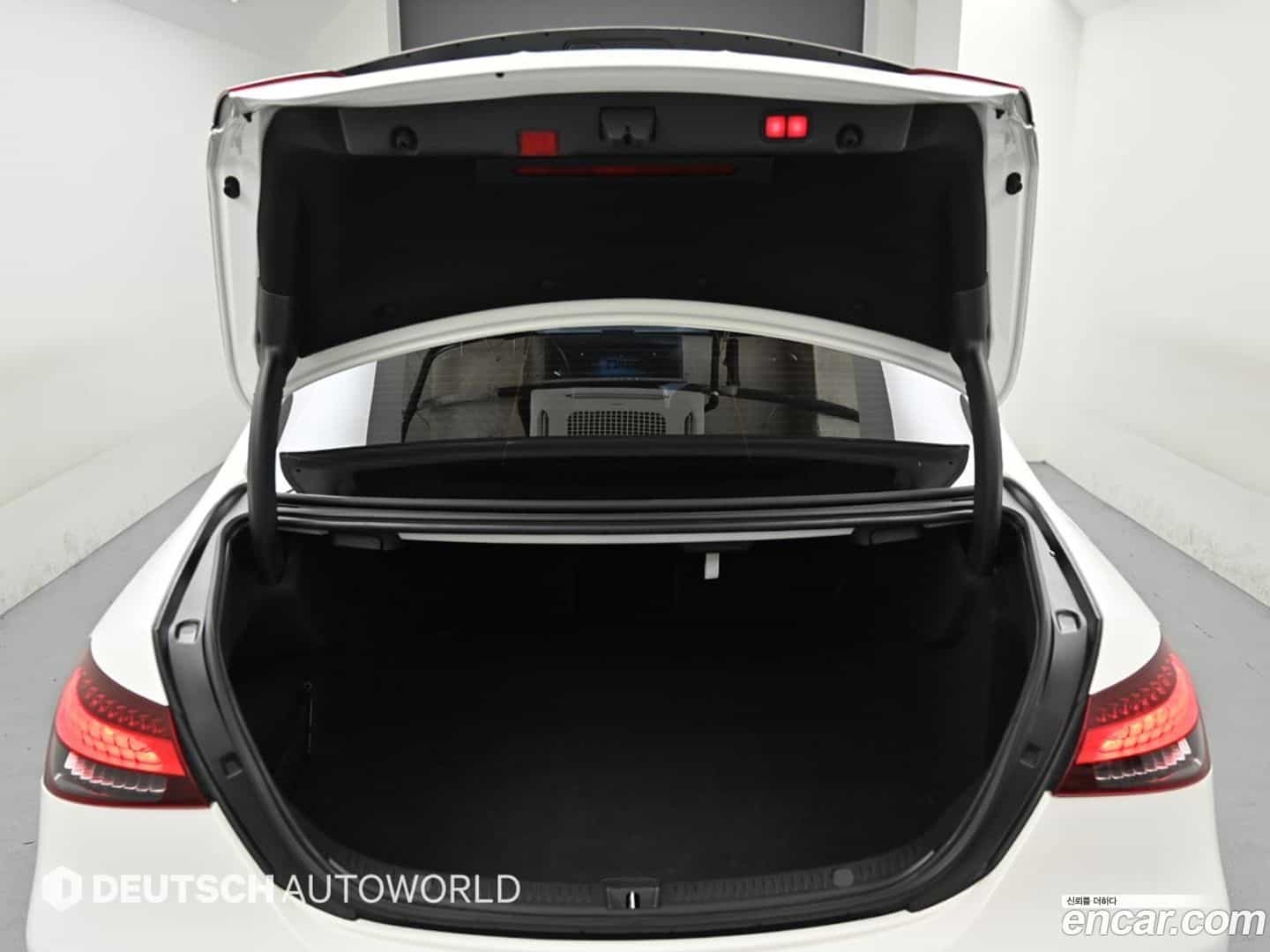E-Class Mercedes-Benz 2021.4-OPTION-024