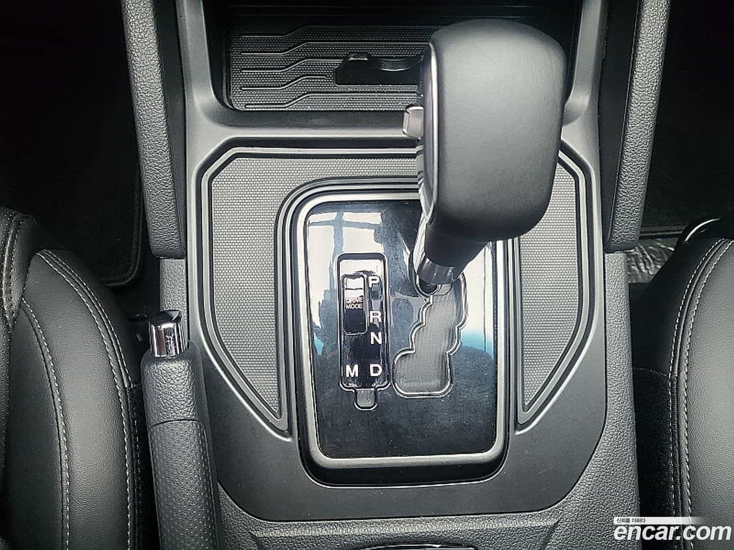 Rexton KG Mobility 2022.2-INNER-009