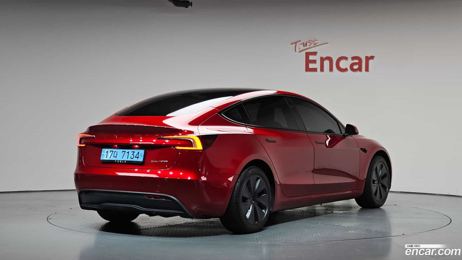 Model 3 Tesla 2024.6-OUTER-002