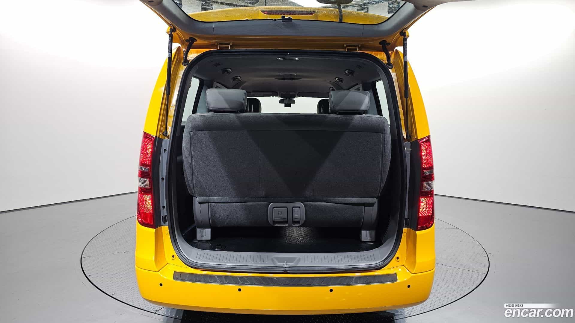 Starex Hyundai 2019.3-OPTION-024
