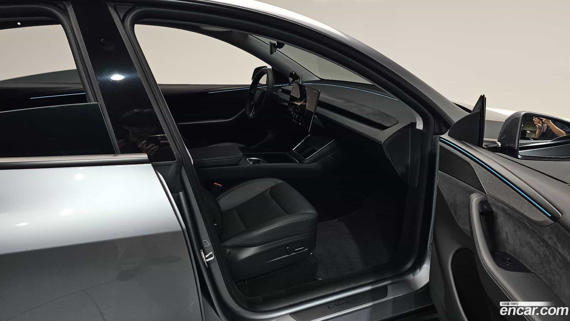 Model Y Tesla 2025.3-INNER-036