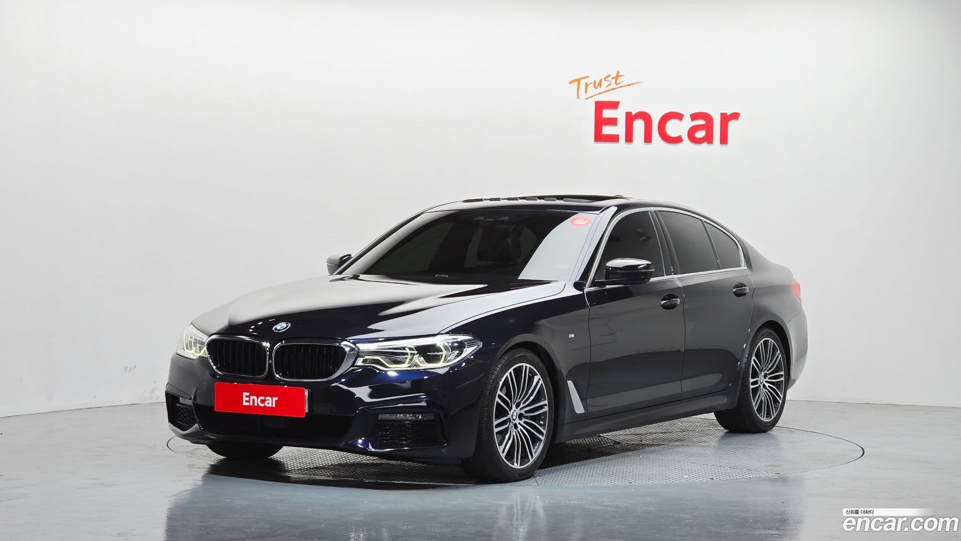 Main__Slider__Photo:5-Series BMW 2019.5-0