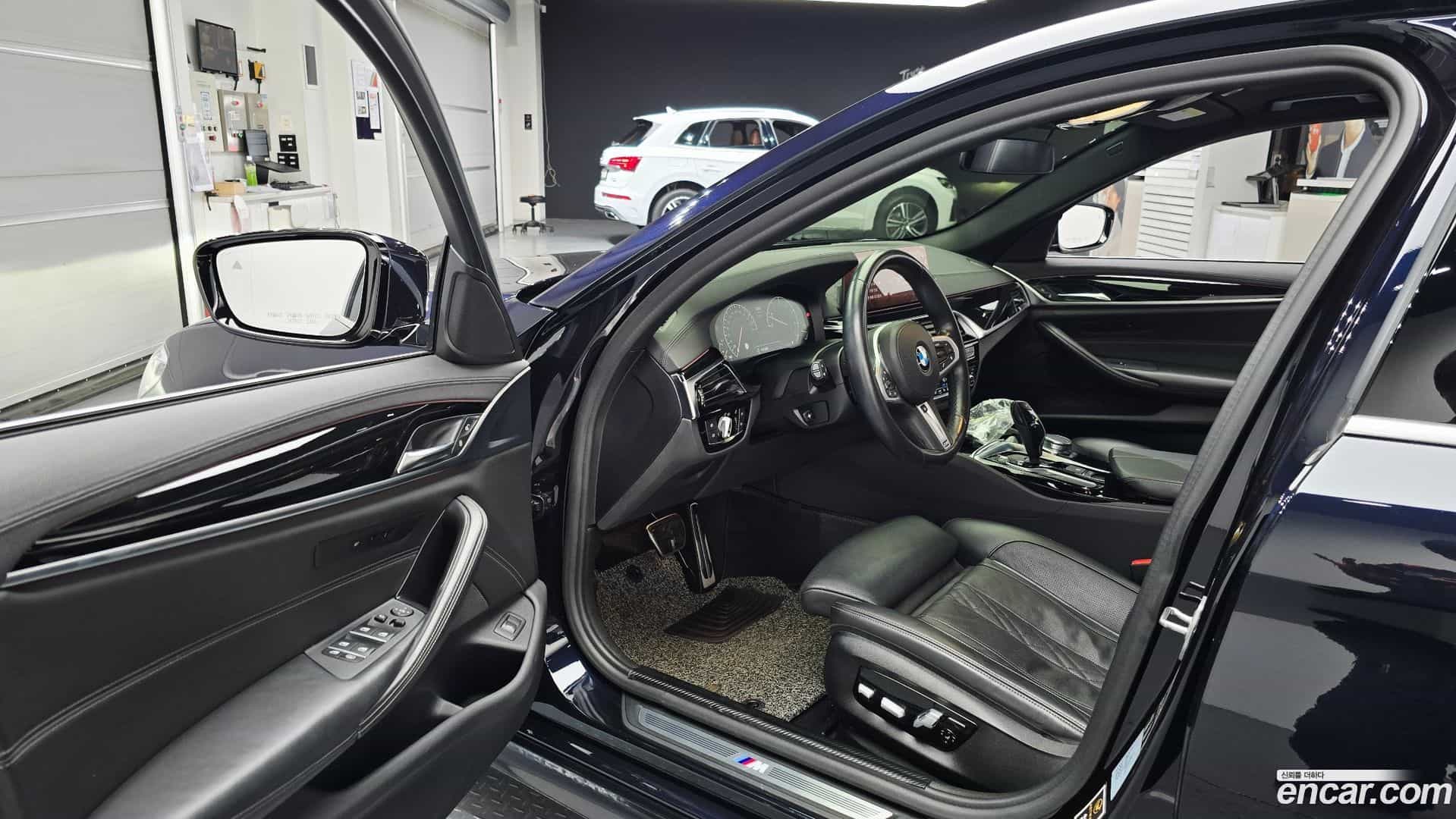 5-Series BMW 2019.5-INNER-010