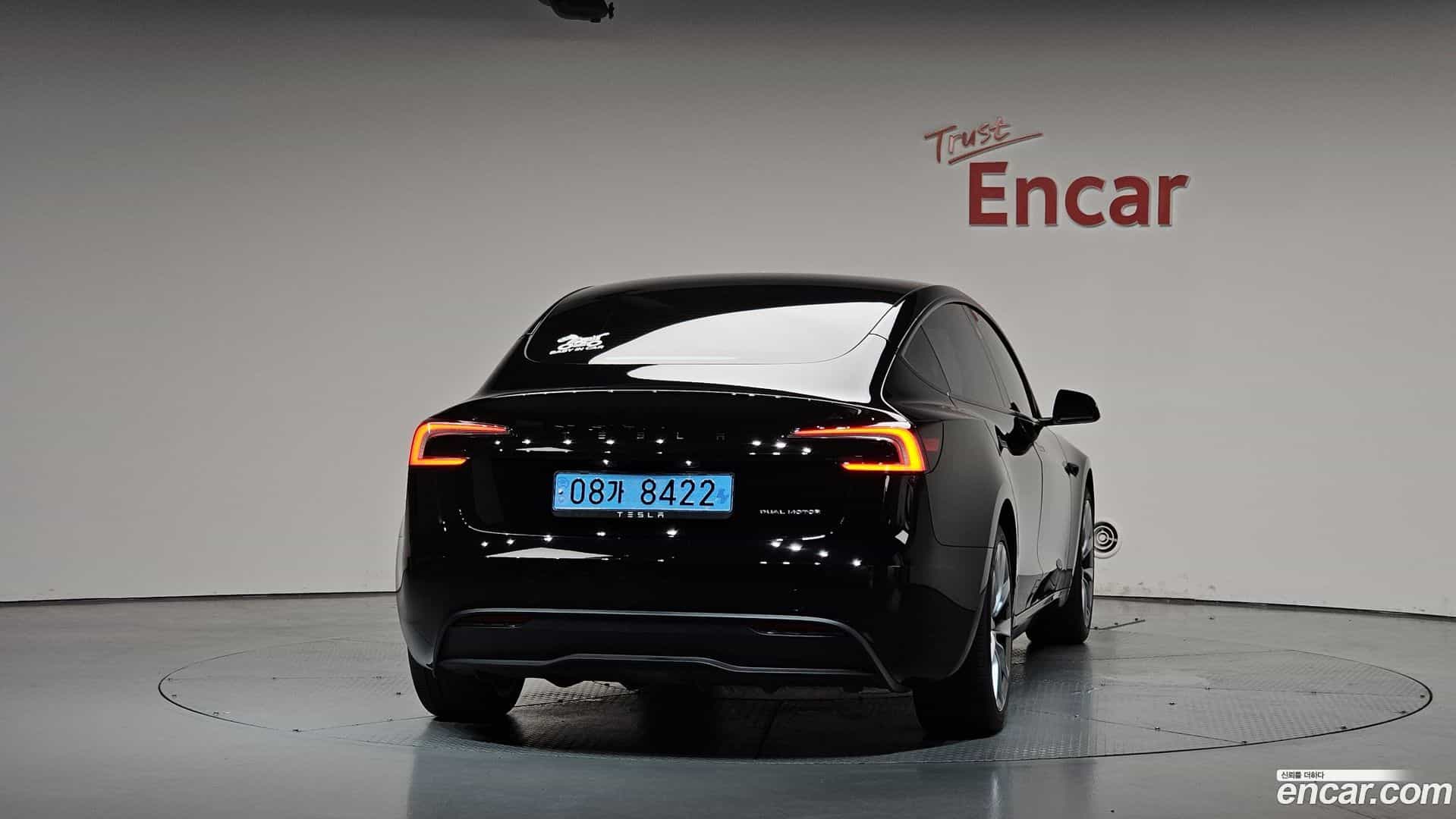 Model 3 Tesla 2024.4-OUTER-004